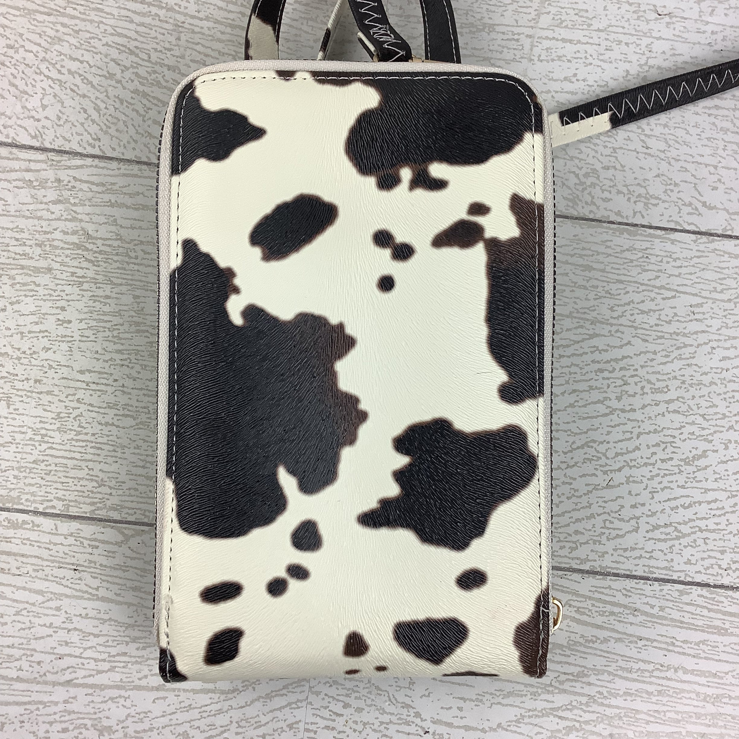Crossbody By Clothes Mentor, Size: Small