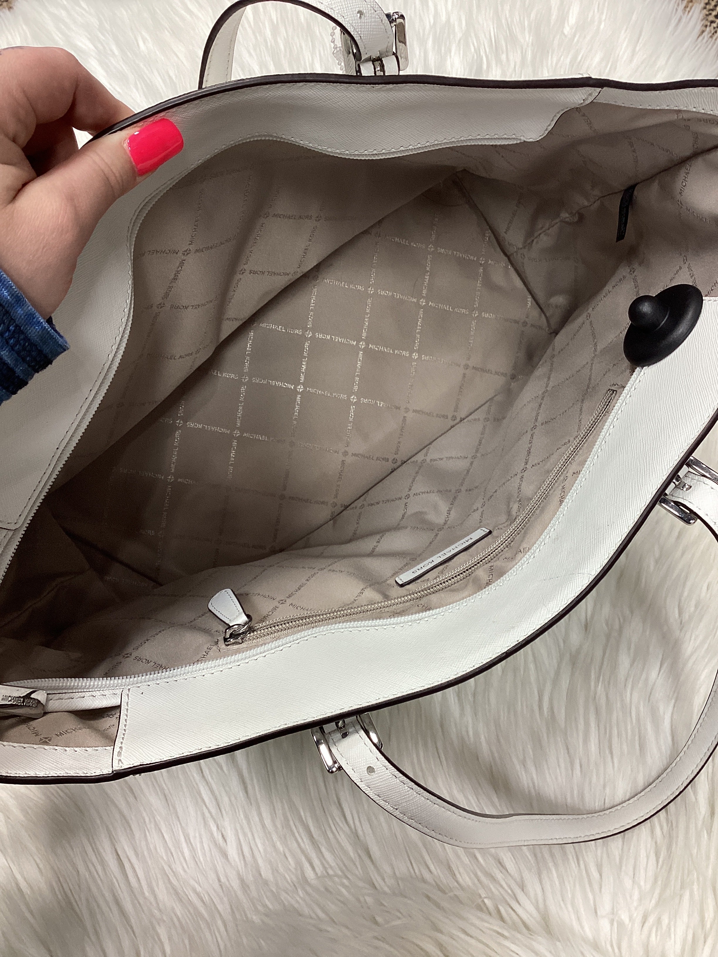 Handbag Designer By Michael Kors In White, Size:Large