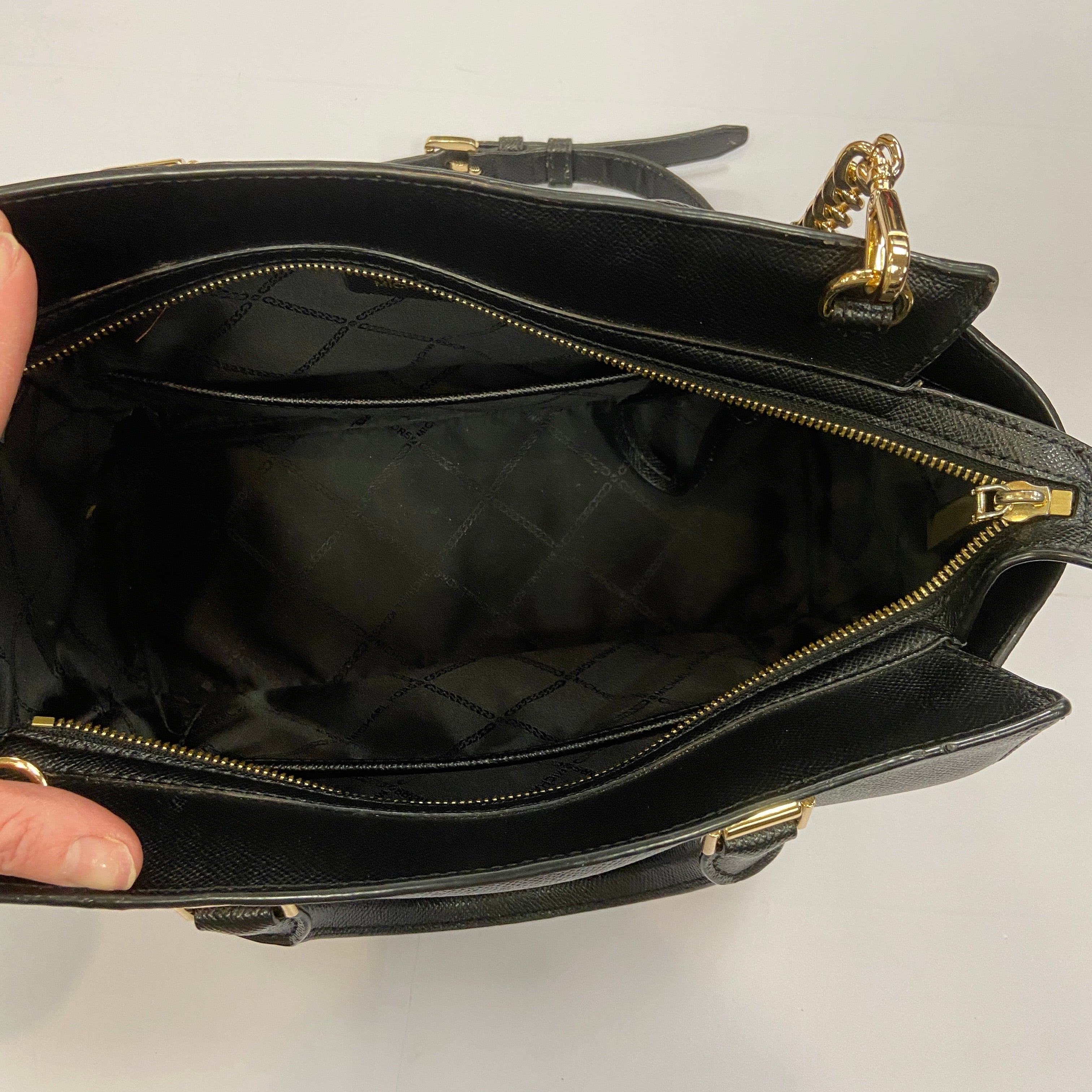 Crossbody Designer By Michael By Michael Kors, Size: Large