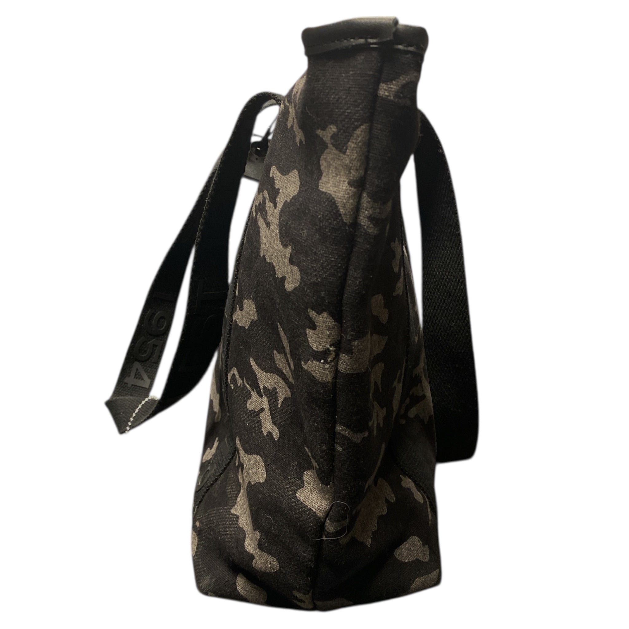 Tote By Clothes Mentor In Camouflage Print, Size:Medium
