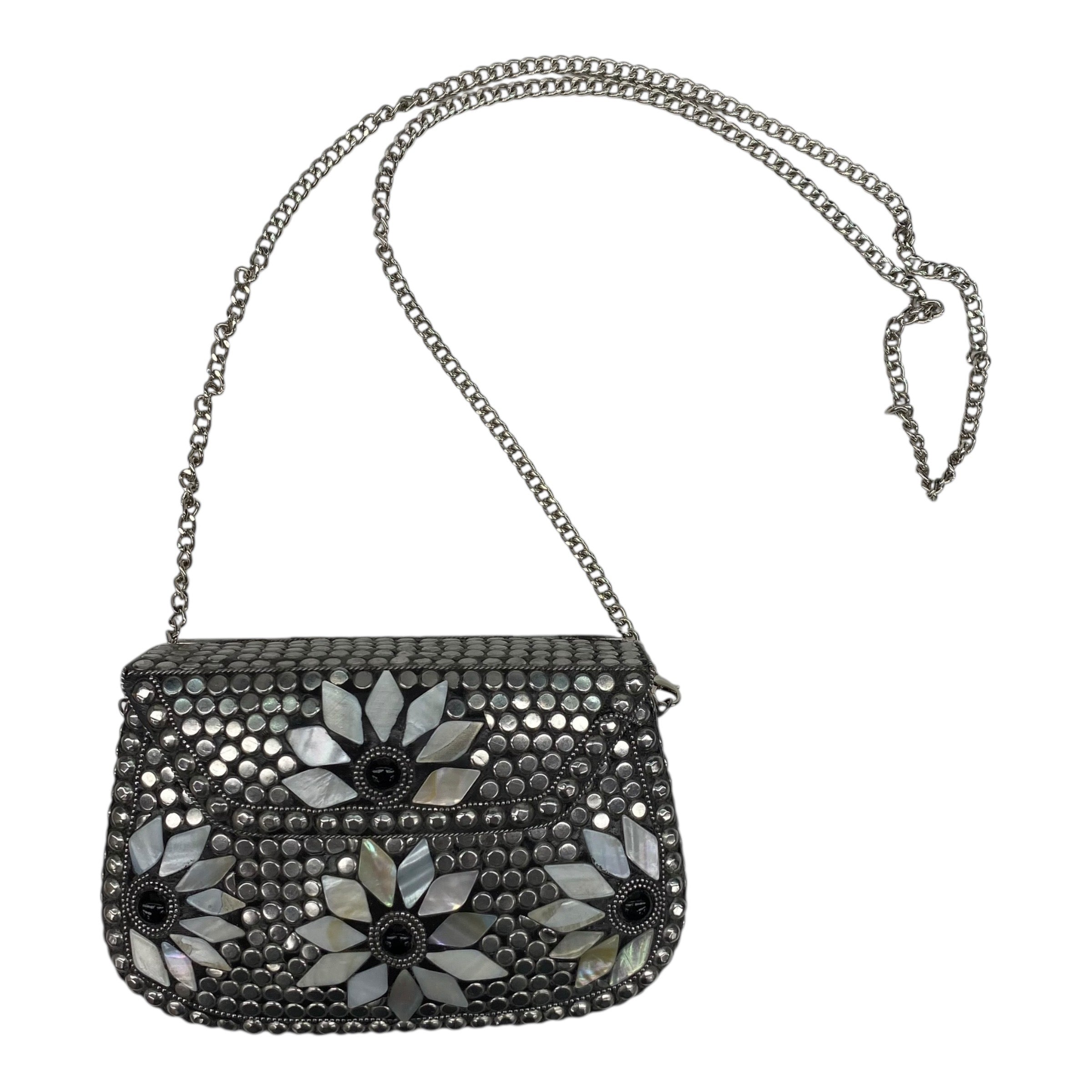 Crossbody By Antik Kraft In Silver, Size:Medium