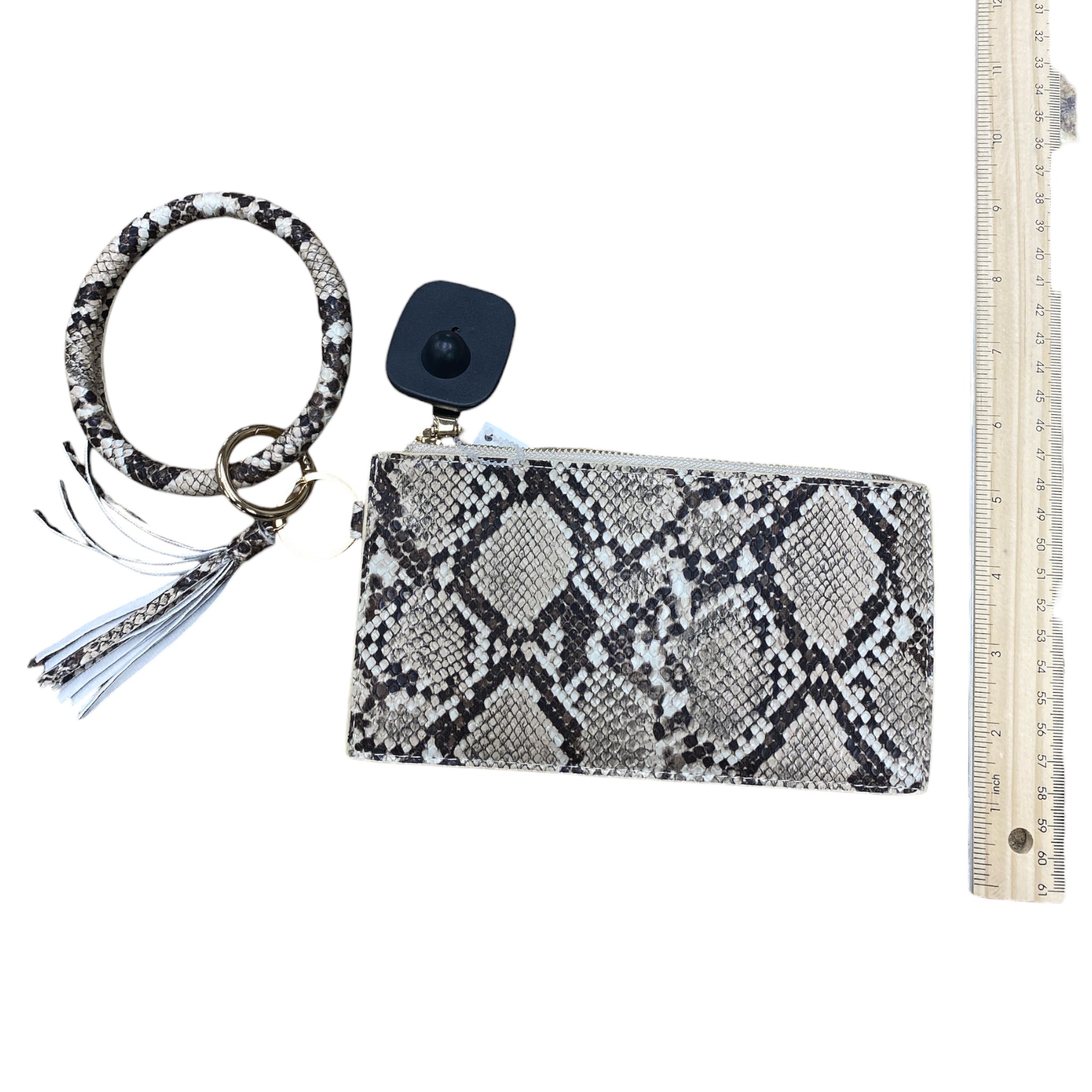 Wristlet By Clothes Mentor In Snakeskin Print, Size:Small
