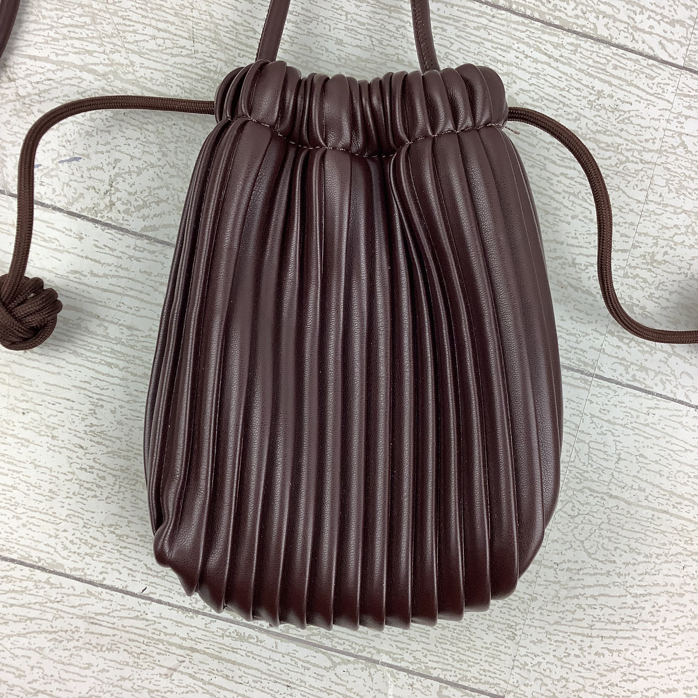 Crossbody By Clothes Mentor, Size: Small