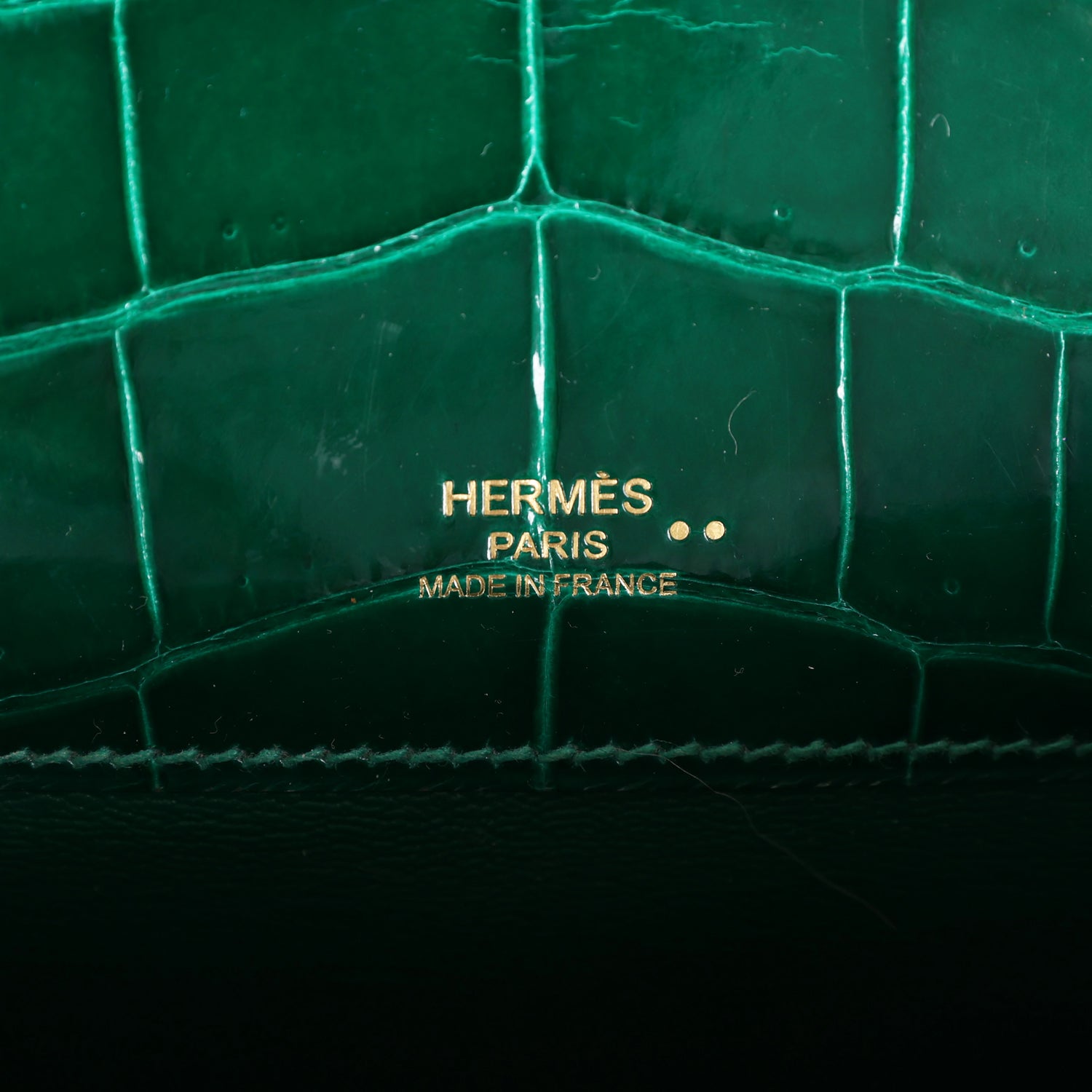 Pre-owned Hermes Kelly Cut Emerald Shiny Niloticus Crocodile Gold Hardware