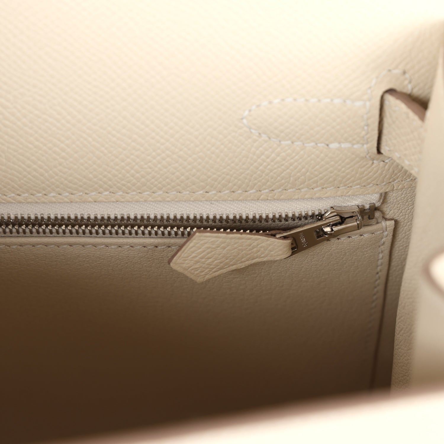 Hermes Kelly Sellier 28 Craie Epsom Palladium Hardware