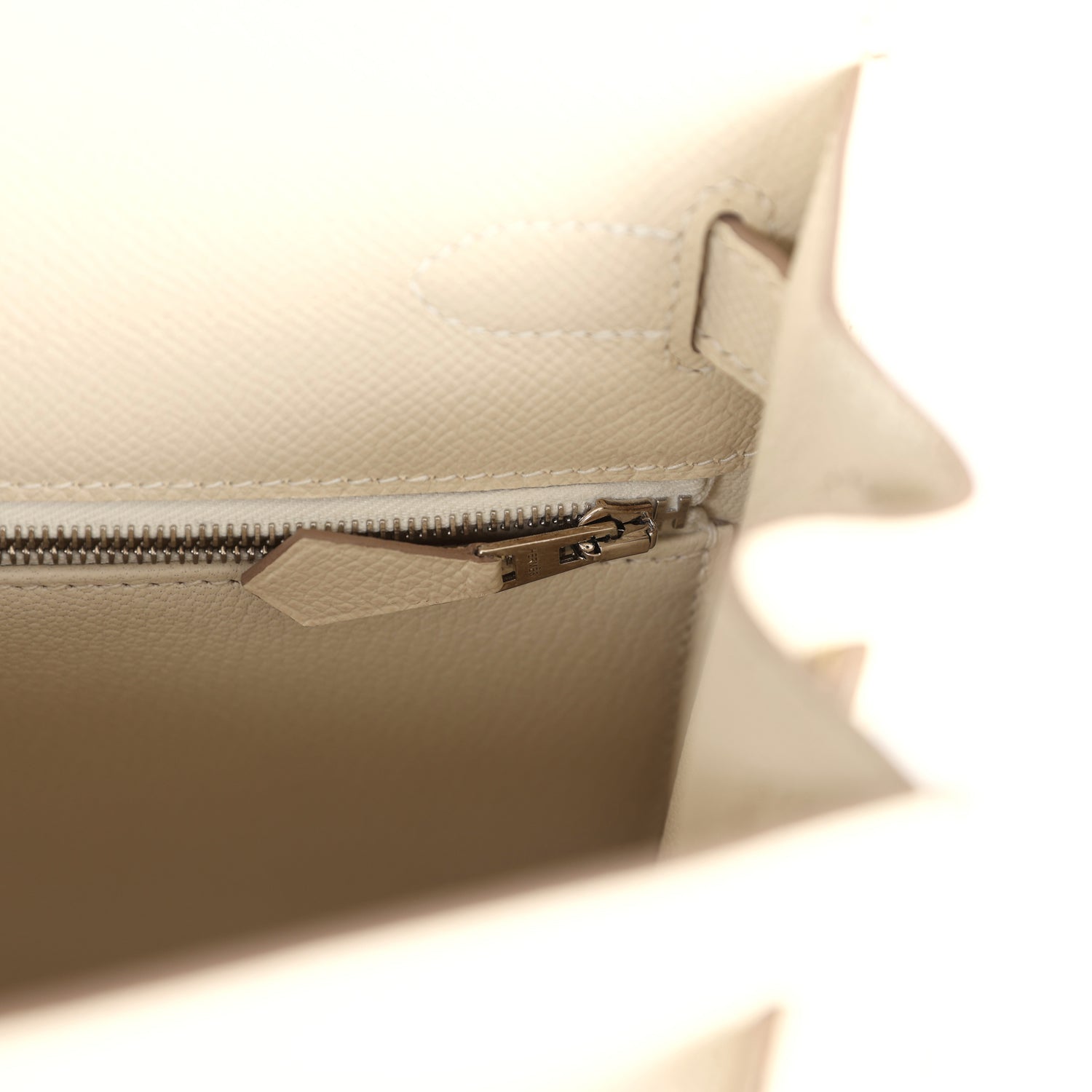 Hermes Kelly Sellier 28 Craie Epsom Palladium Hardware