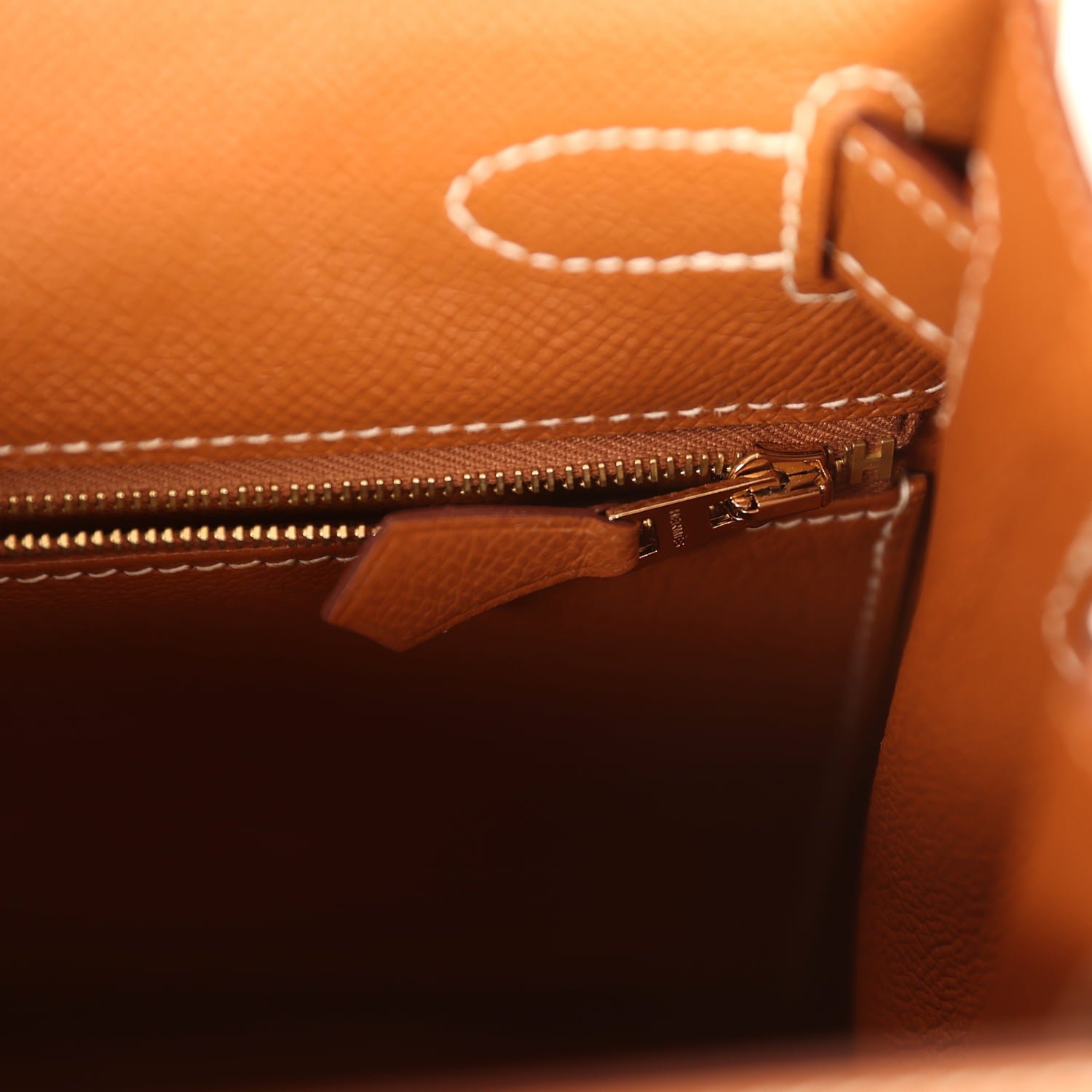 Pre-owned Hermes Kelly Sellier 28 Gold Epsom Gold Hardware