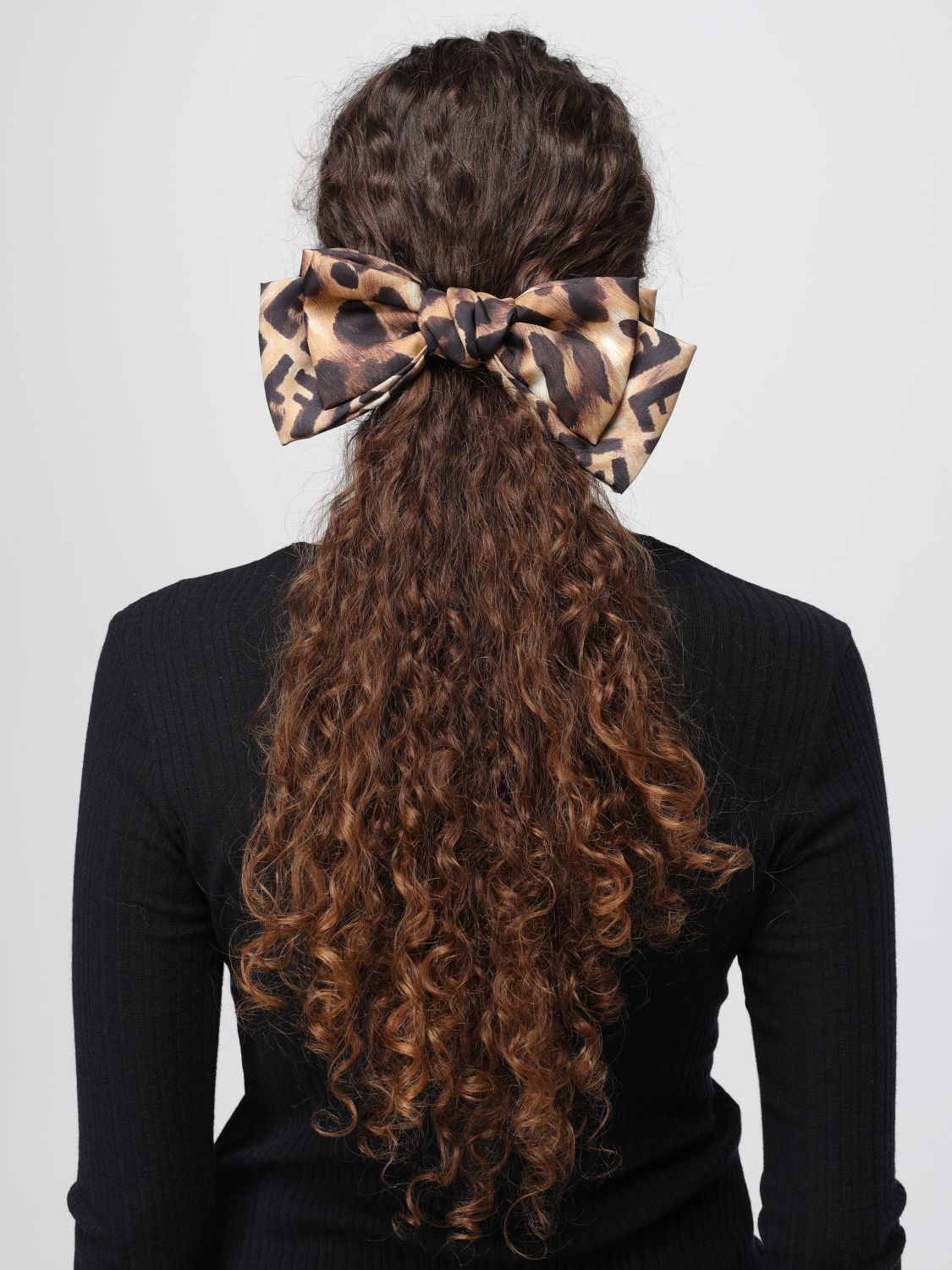 woman's hair accessory