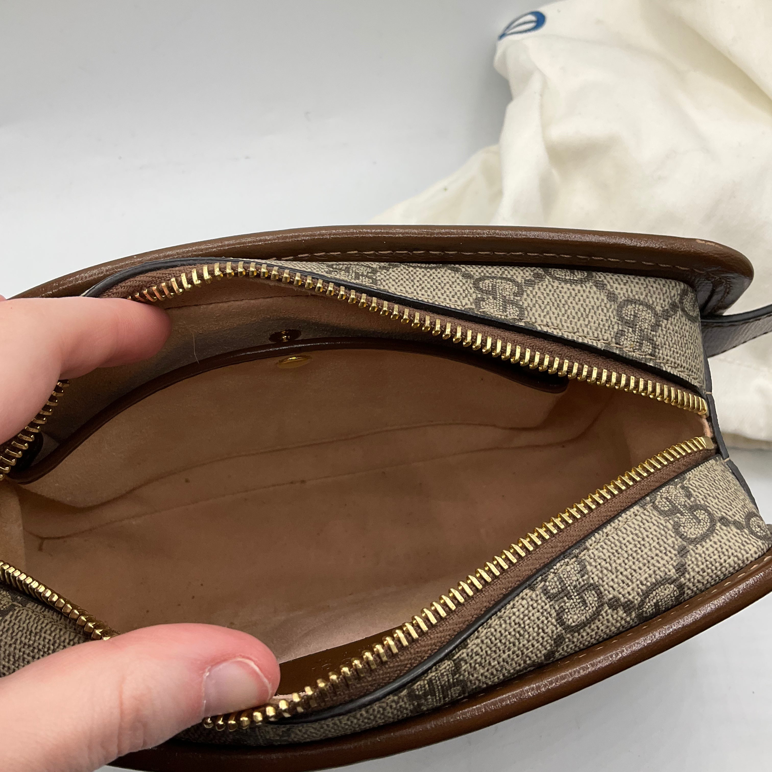Clutch Luxury Designer By Gucci, Size: Large
