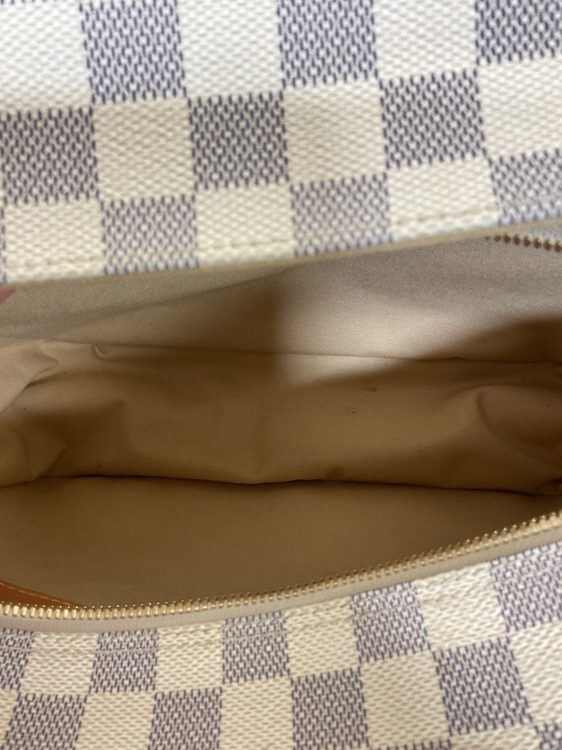 Handbag Luxury Designer By Louis Vuitton In Checkered Pattern, Size:Medium