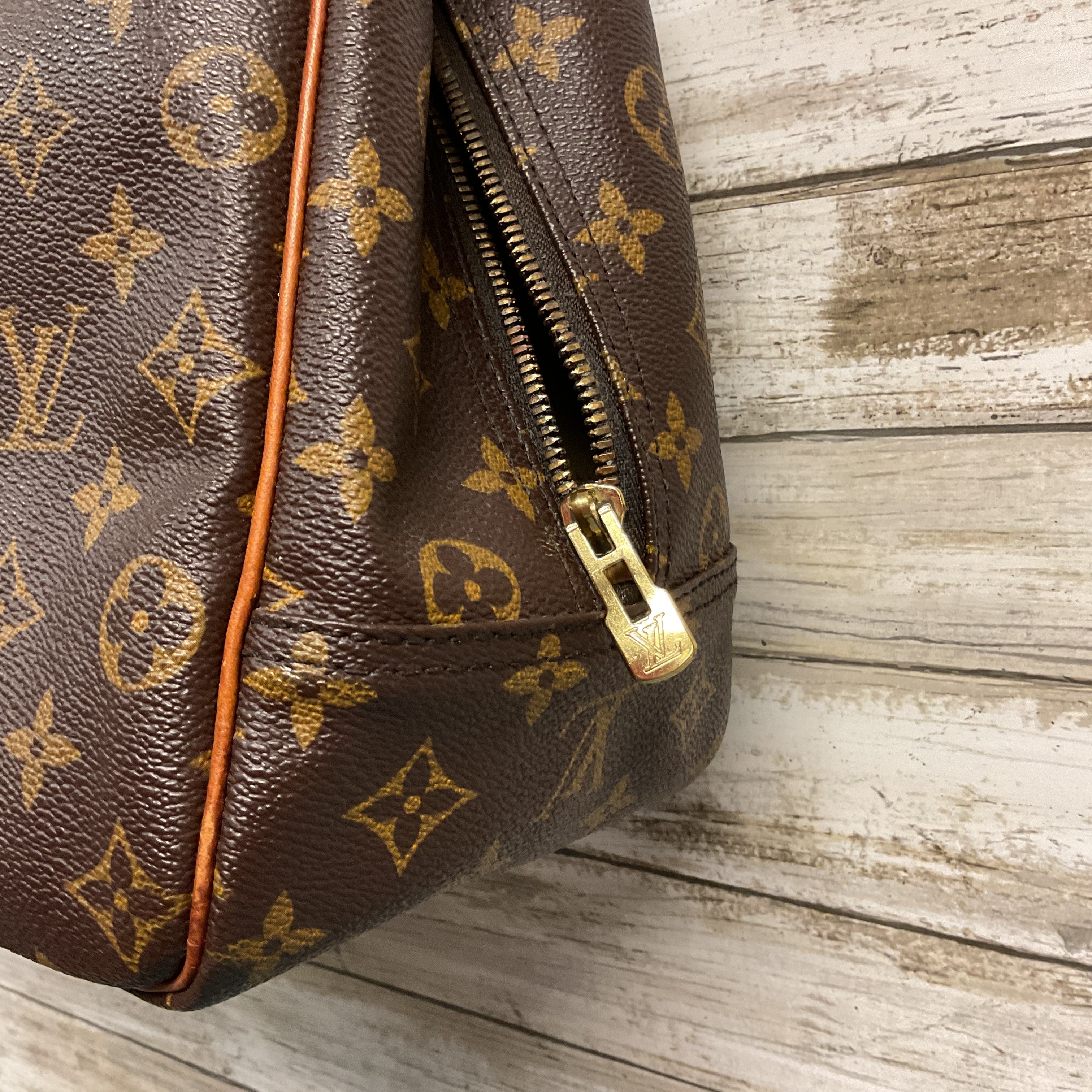 Handbag Luxury Designer By Louis Vuitton In Brown, Size:Medium