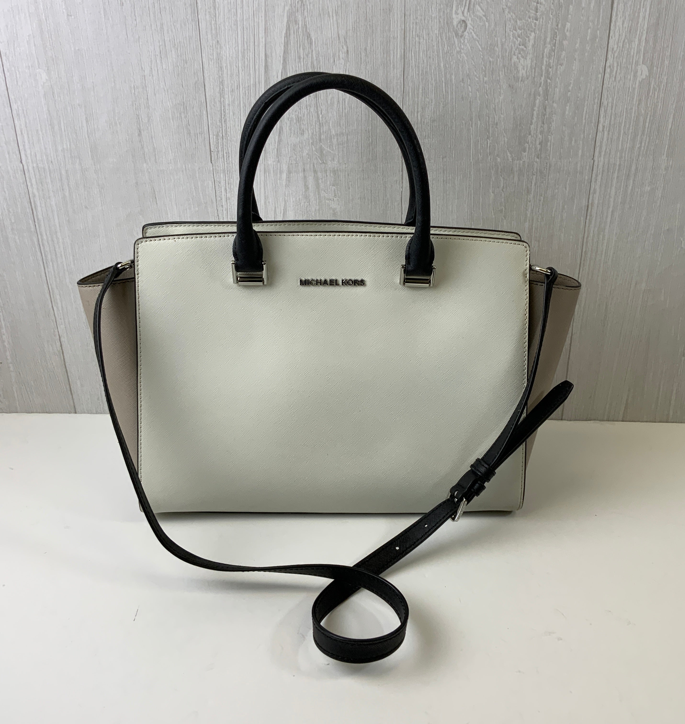 Crossbody Designer By Michael Kors In Cream, Size:Large
