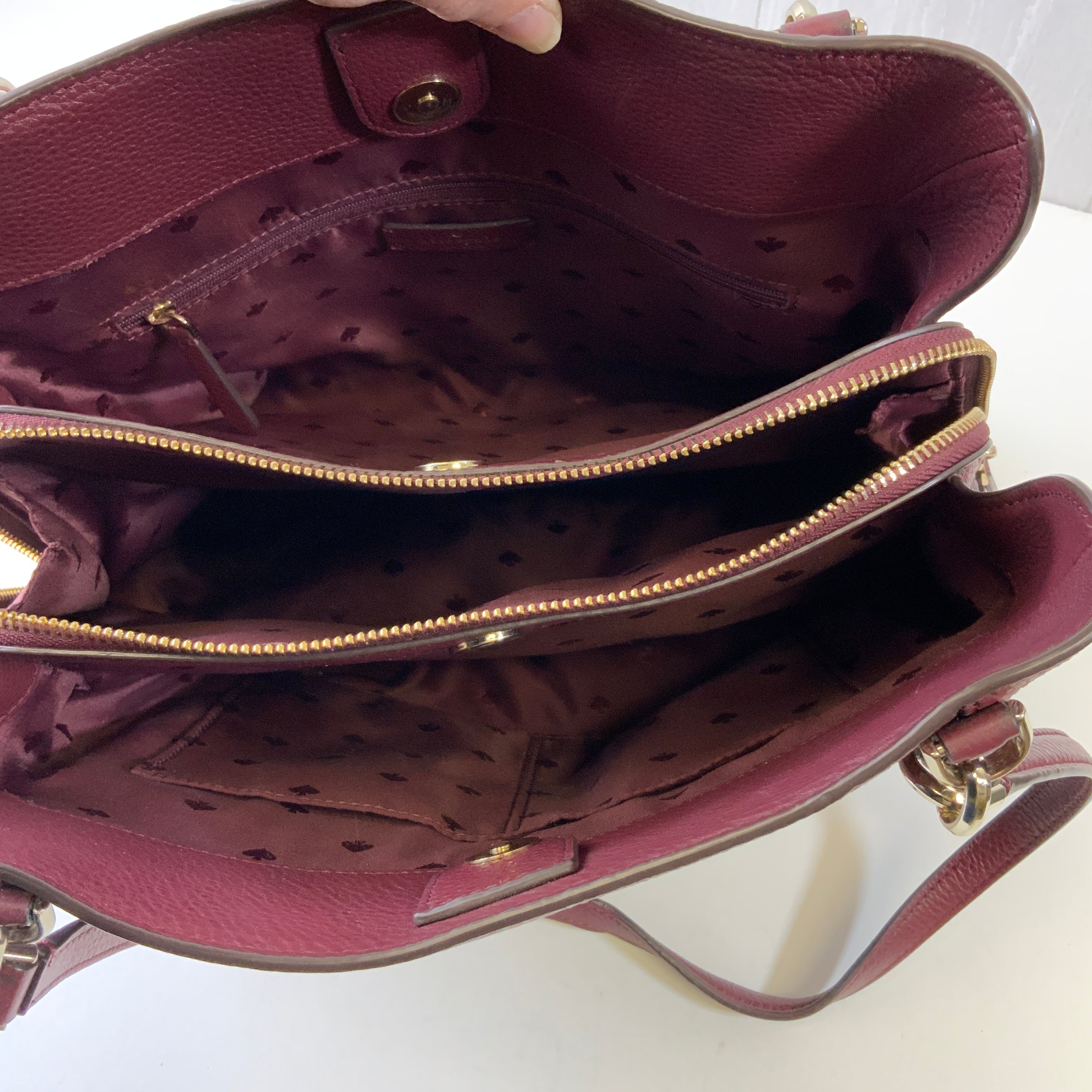 Handbag Designer By Kate Spade In Maroon, Size:Medium
