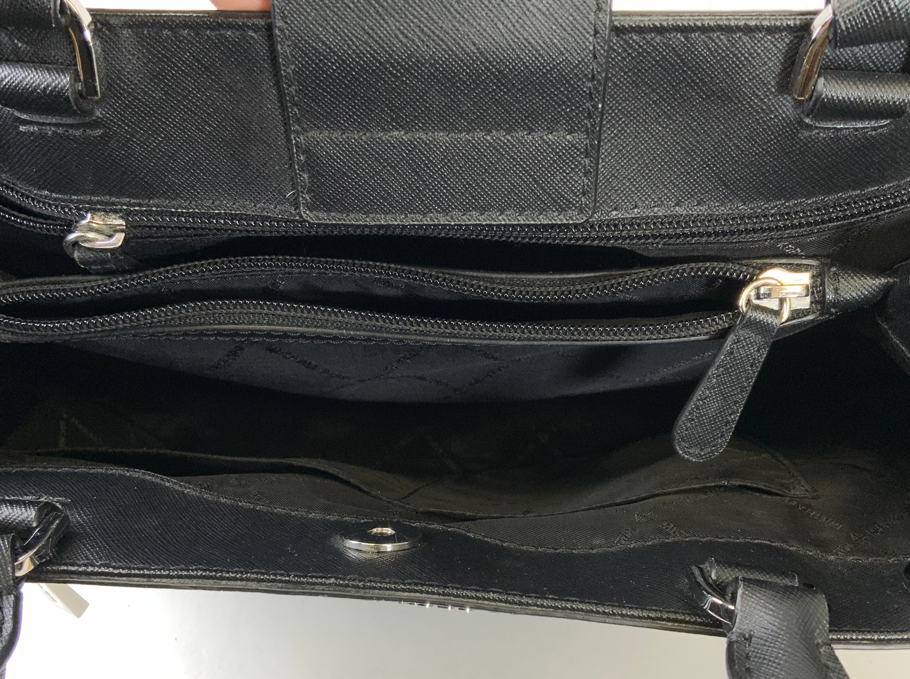 Handbag Designer By Michael Kors, Size: Medium