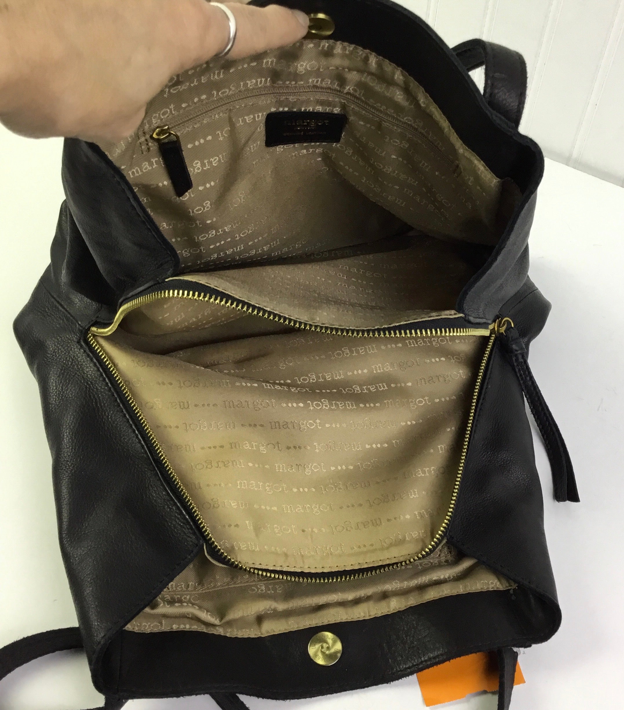 Handbag Leather By Margot, Size: Medium