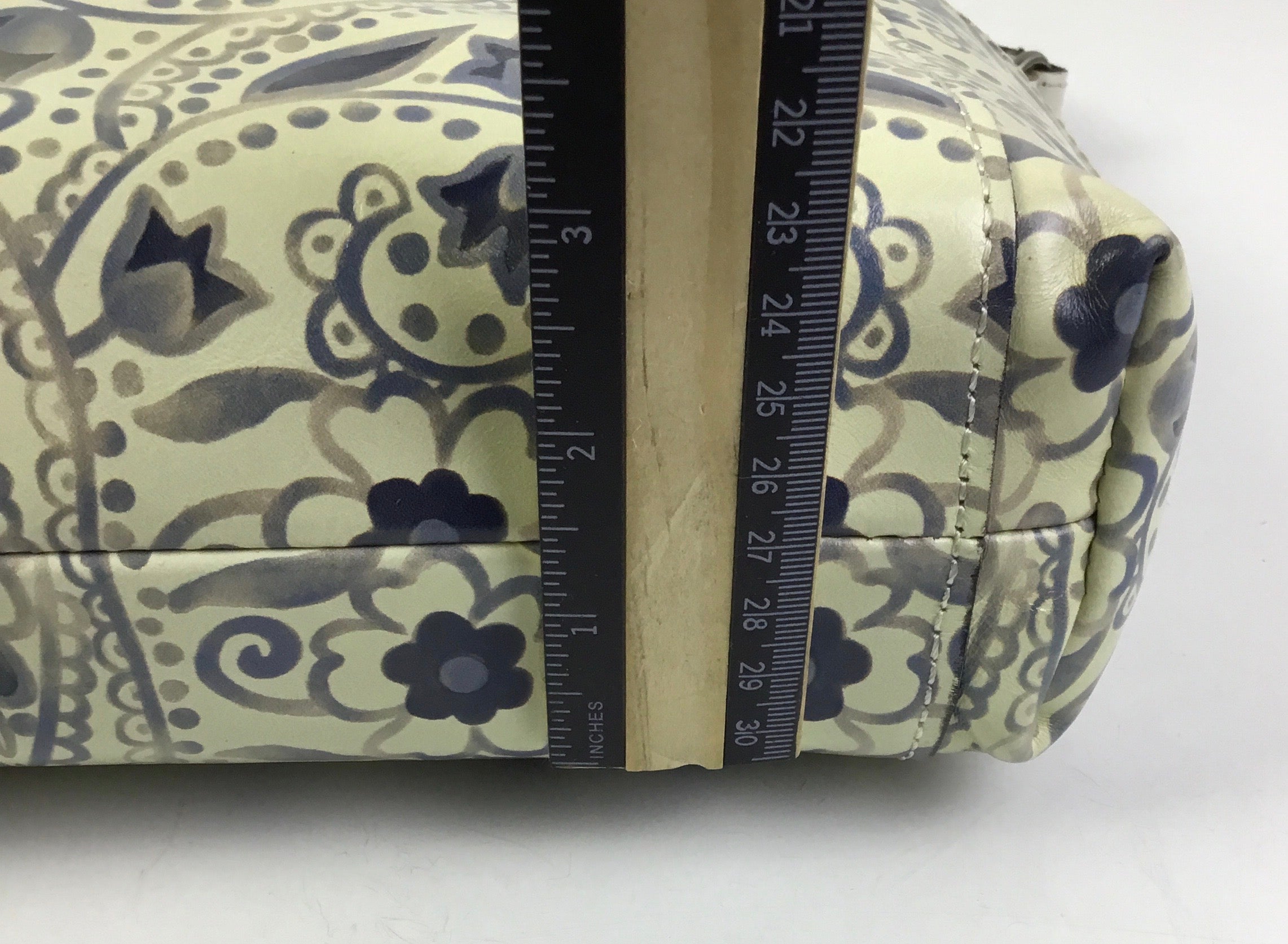 Crossbody Designer By Patricia Nash In Cream, Size:Small