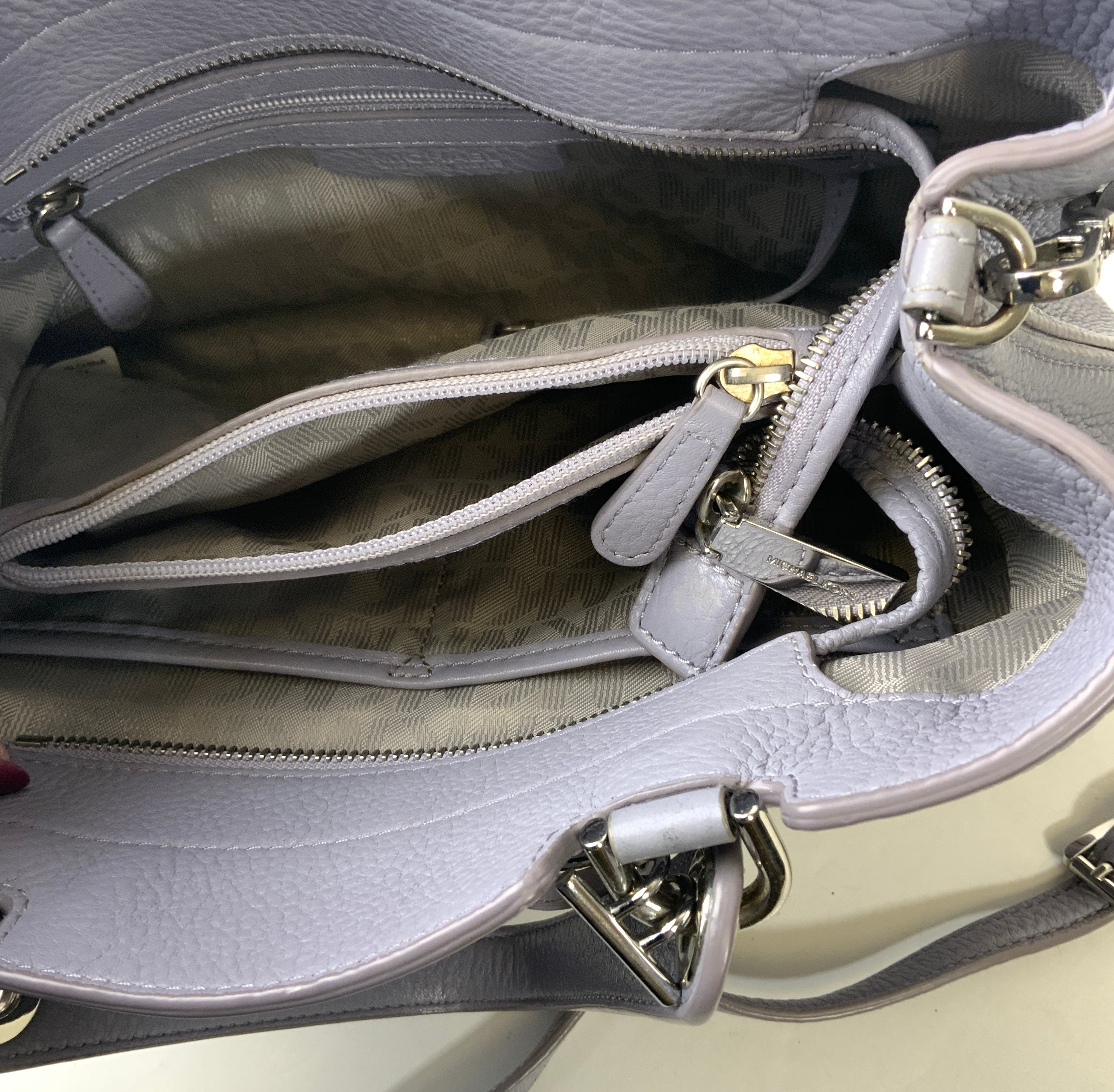 Handbag Designer By Michael Kors In Purple, Size:Medium