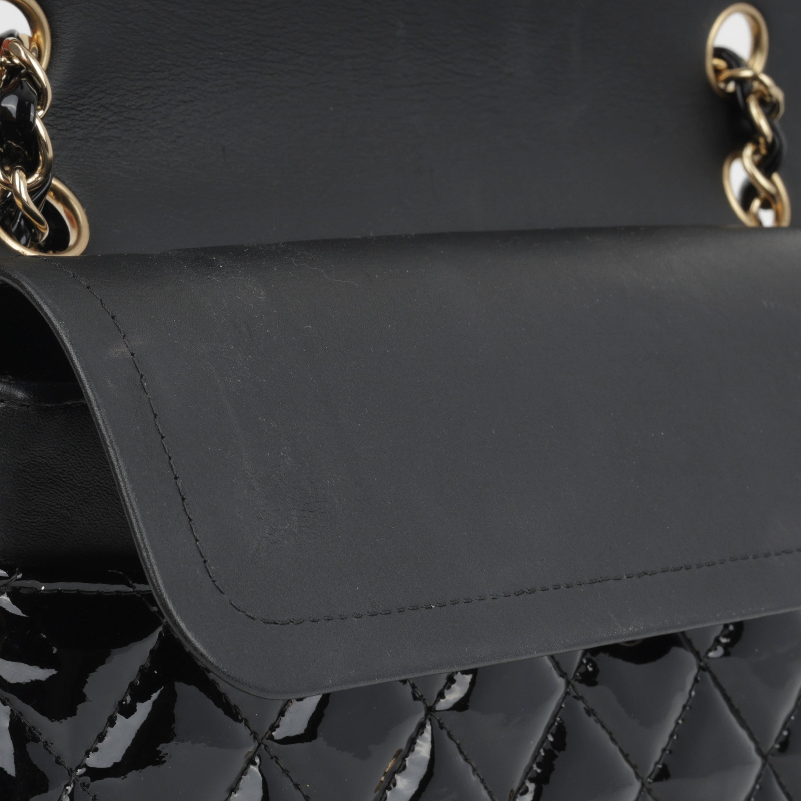 Medium Classic Flap