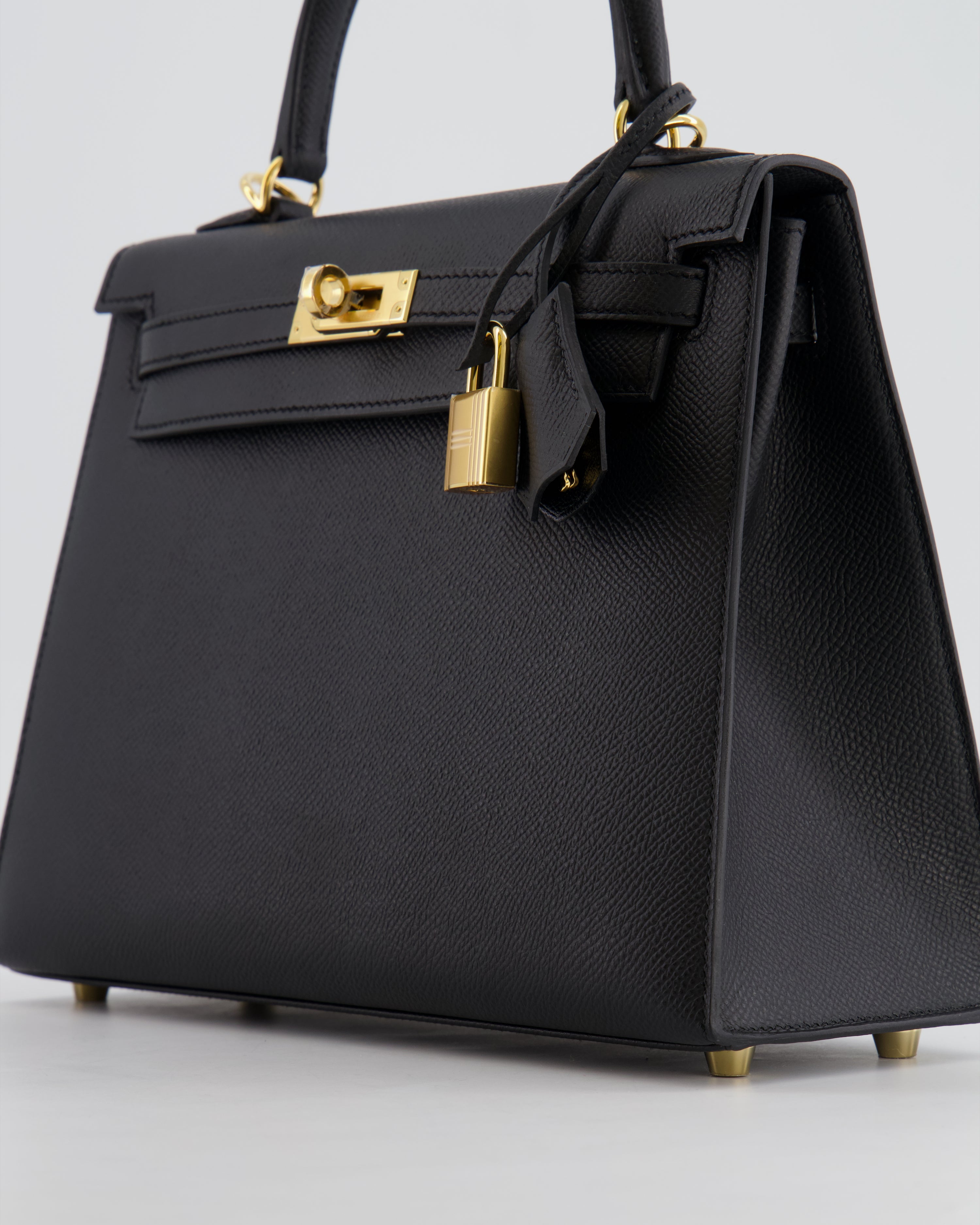 *HOLY GRAIL* Hermès Kelly 25 Sellier Bag in Noir Epsom Leather with Gold Hardware