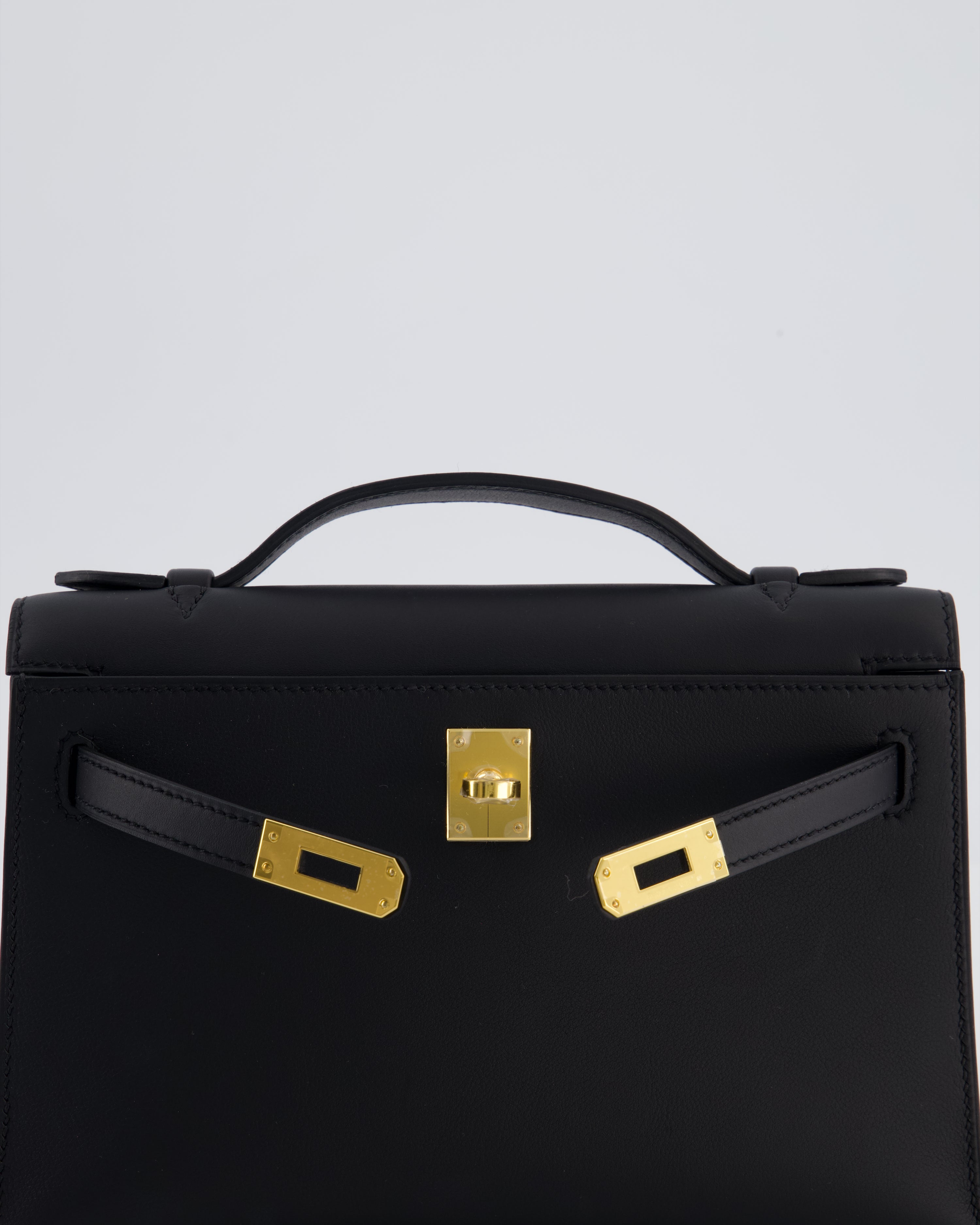 *SUPER RARE* Hermès Mini Kelly Pochette Bag in Noir Swift Leather with Gold Hardware