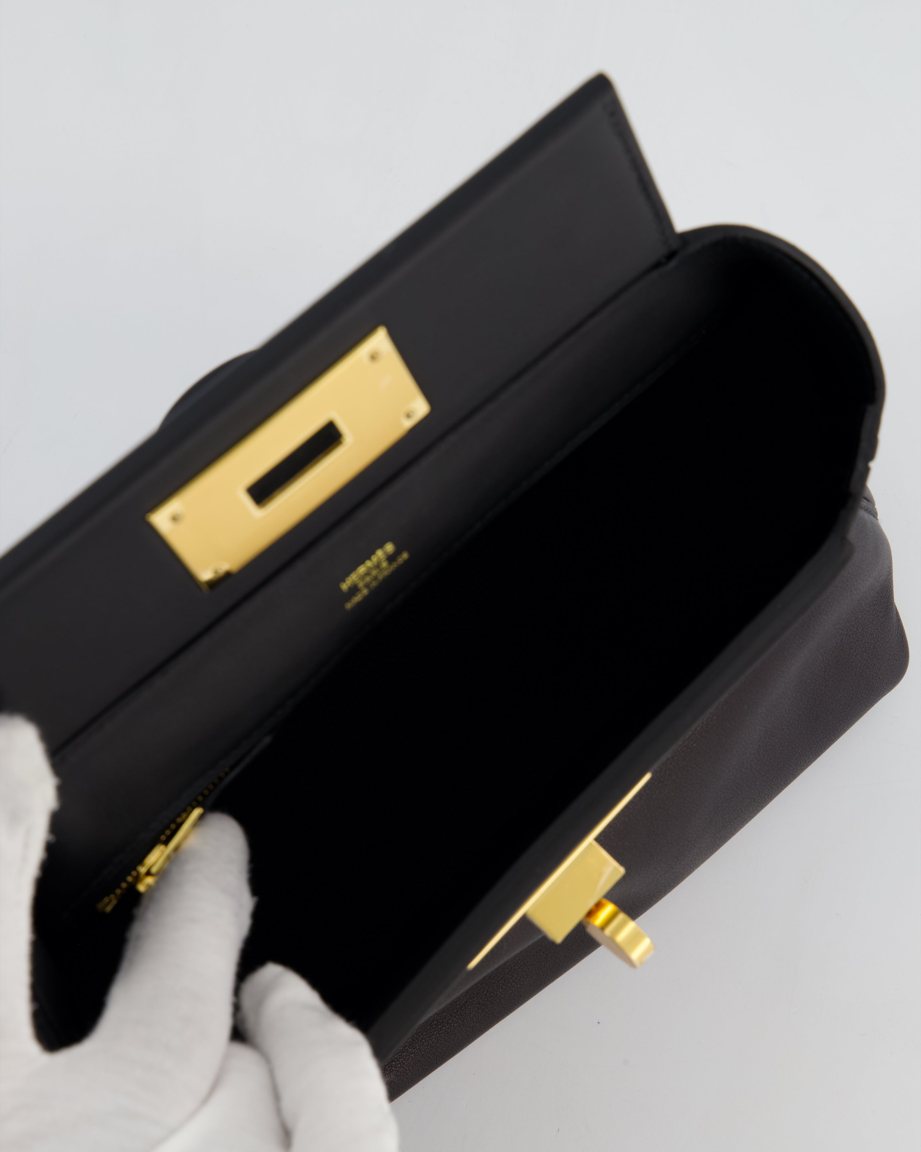 *RARE* Hermès 24/24 21 Bag in Noir Volupto and Noir Swift Leather with Gold Hardware