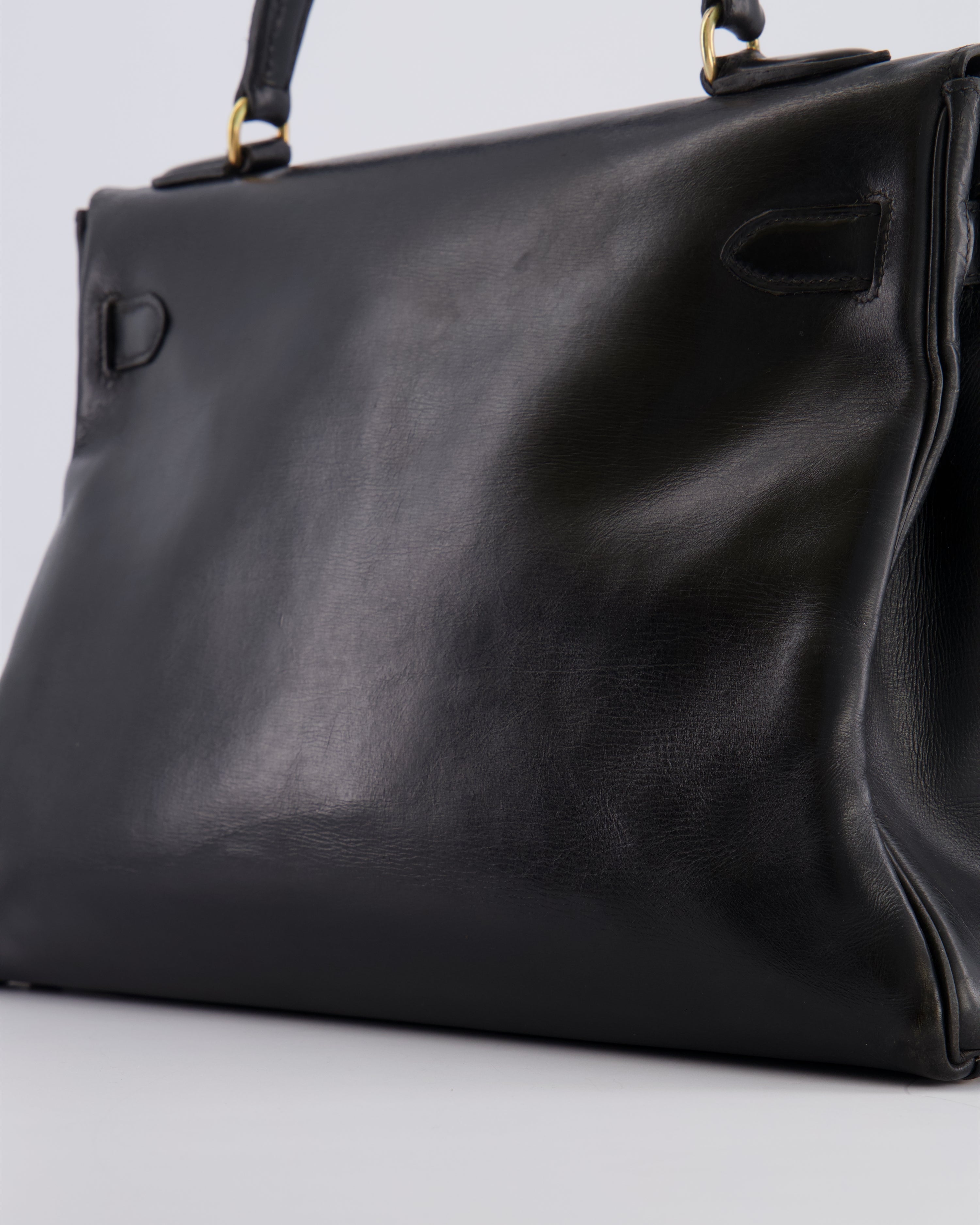 *FIRE PRICE* Hermès Vintage Kelly 32 Retourne Bag in Black Calfskin Box Leather with Gold Hardware