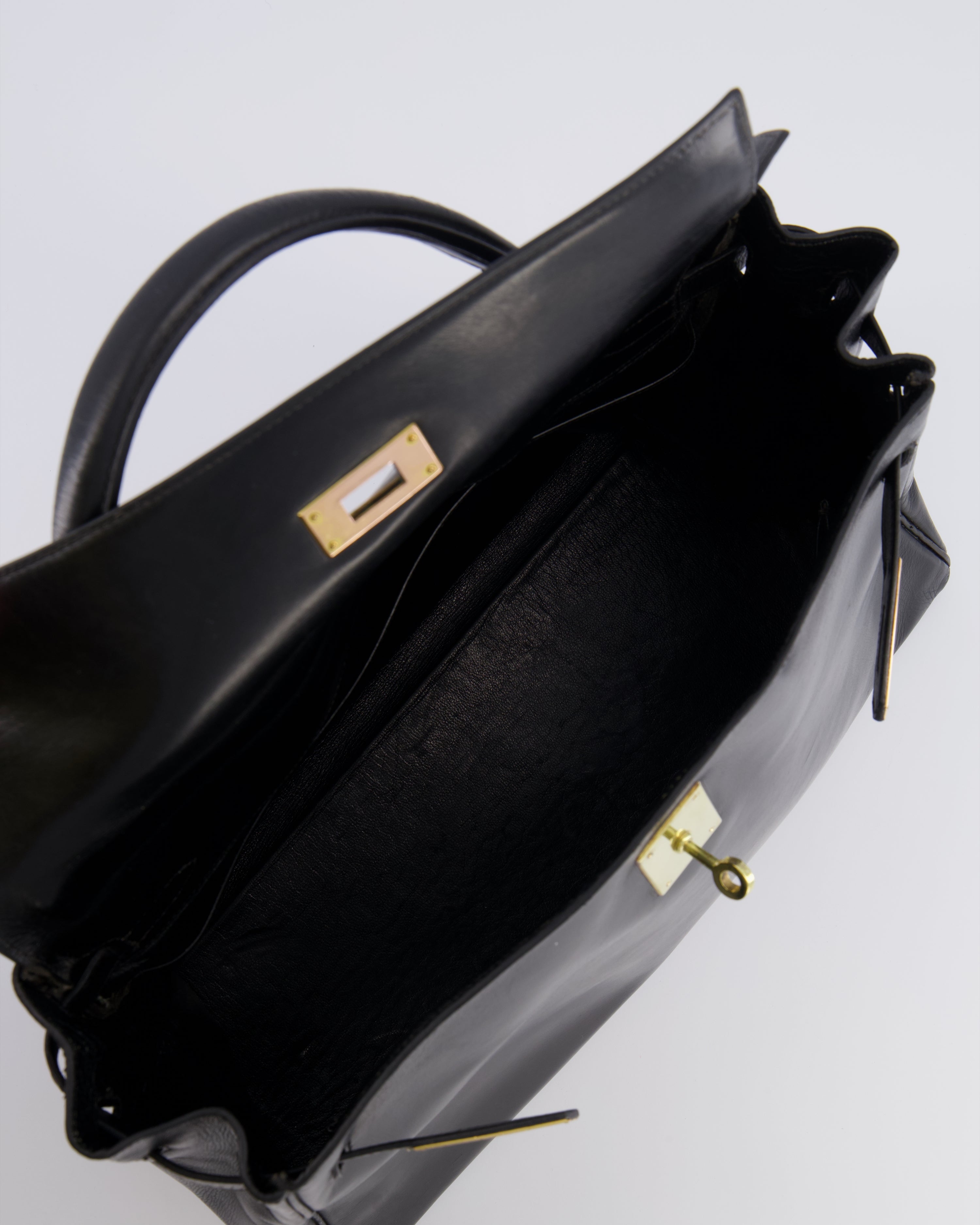 *FIRE PRICE* Hermès Vintage Kelly 32 Retourne Bag in Black Calfskin Box Leather with Gold Hardware