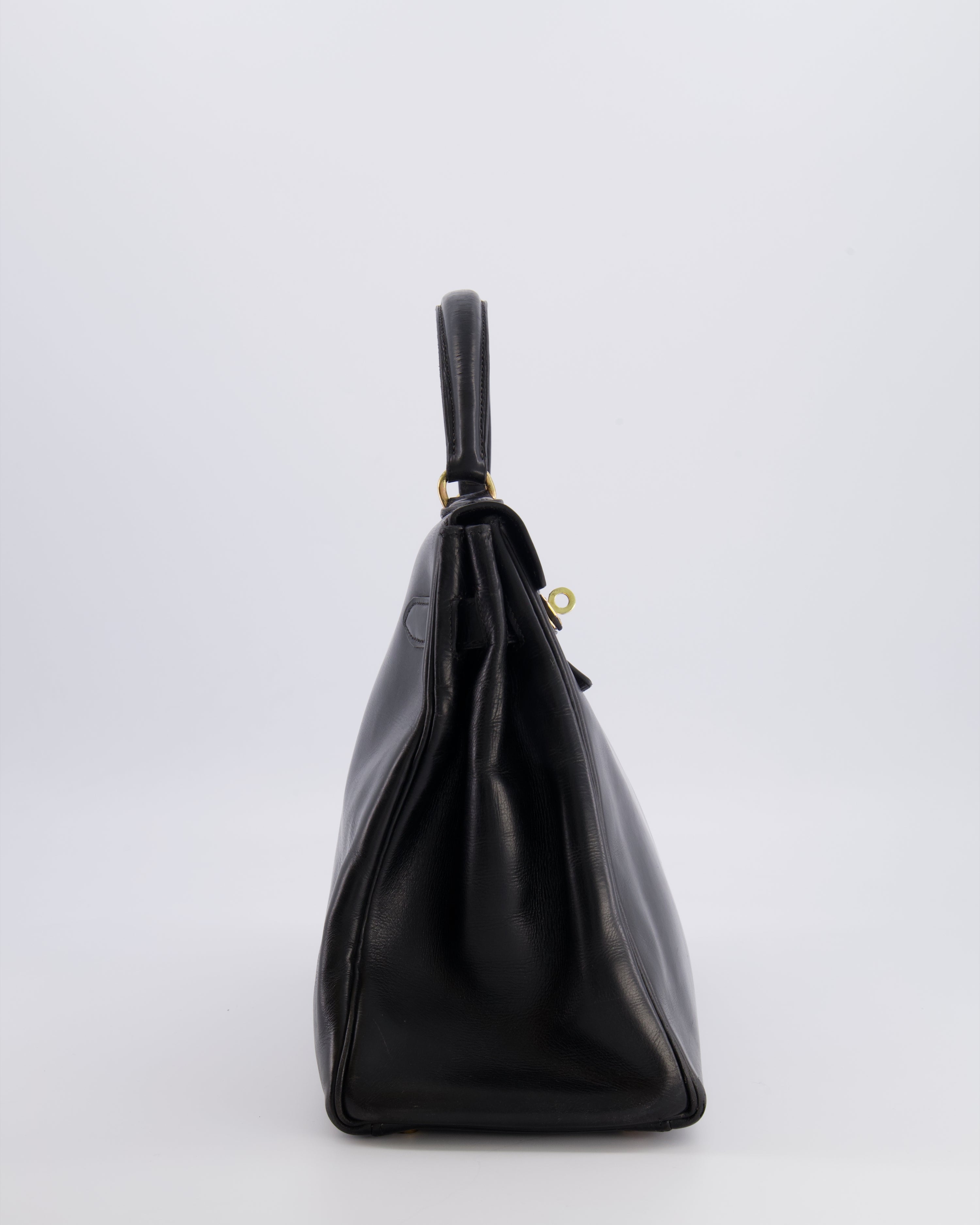 *FIRE PRICE* Hermès Vintage Kelly 32 Retourne Bag in Black Calfskin Box Leather with Gold Hardware