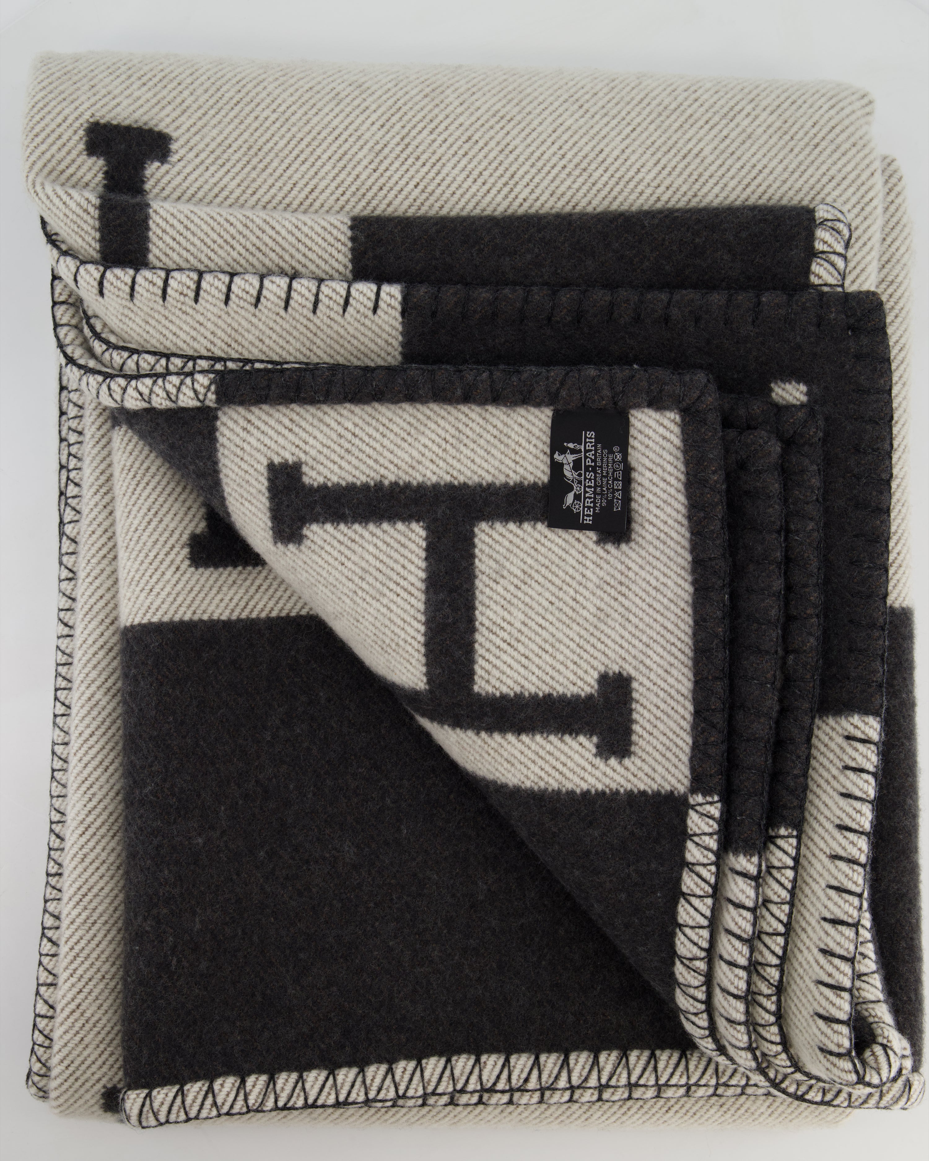 *STORE FRESH* Hermès Gris Fonce and Ecru Cashmere Avalon Throw Blanket RRP £1,620