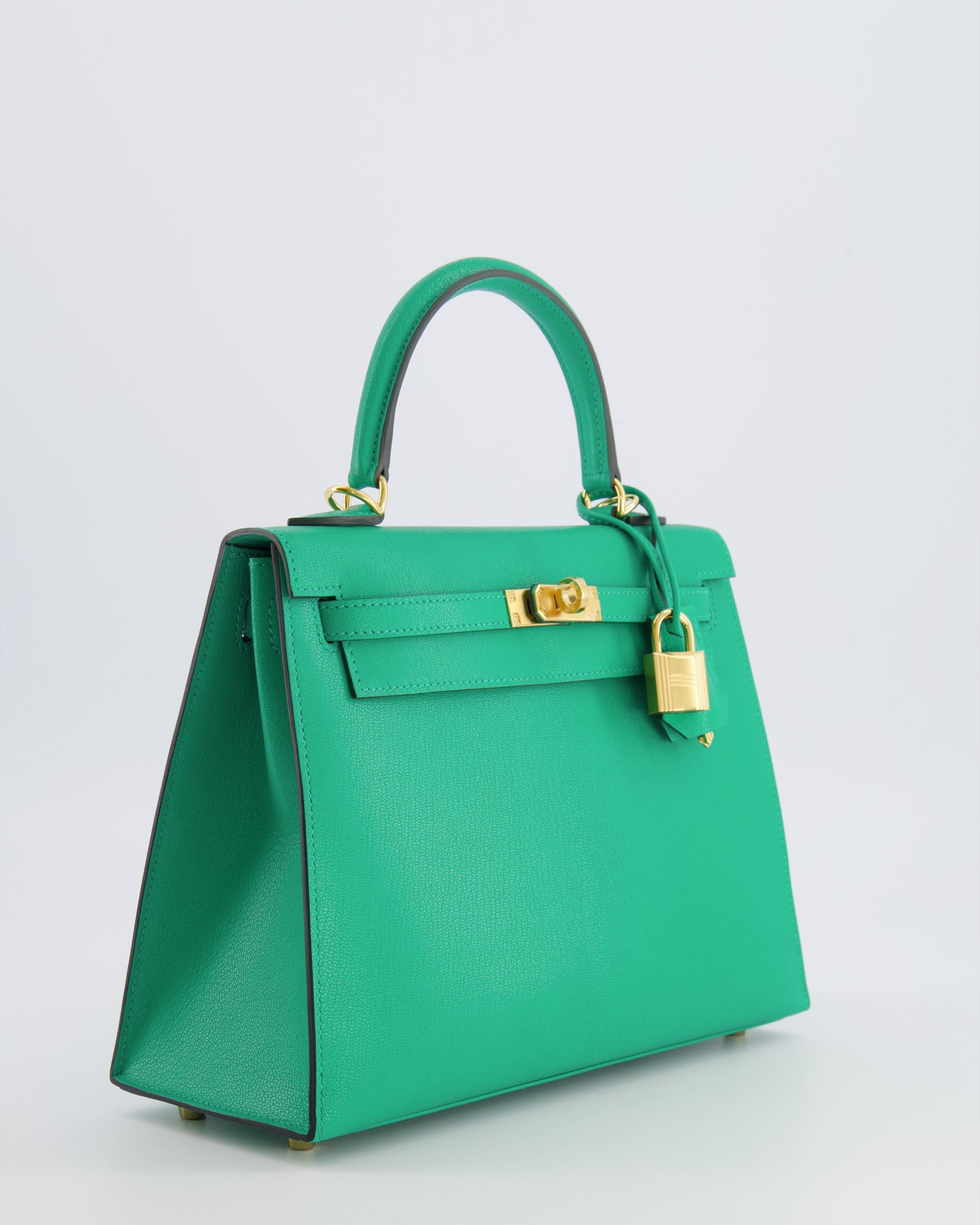 Hermès Kelly 25 Sellier Bag in Menthe Chèvre Chamkila Leather with Gold Hardware
