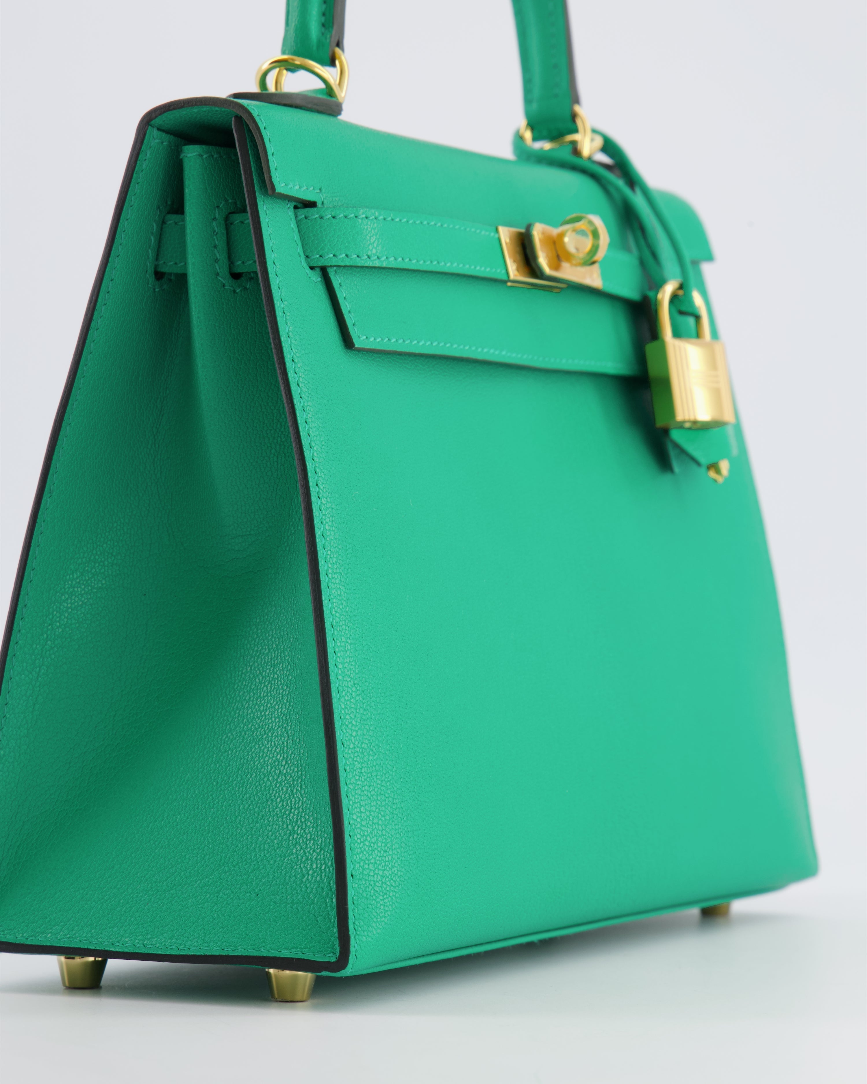 Hermès Kelly 25 Sellier Bag in Menthe Chèvre Chamkila Leather with Gold Hardware