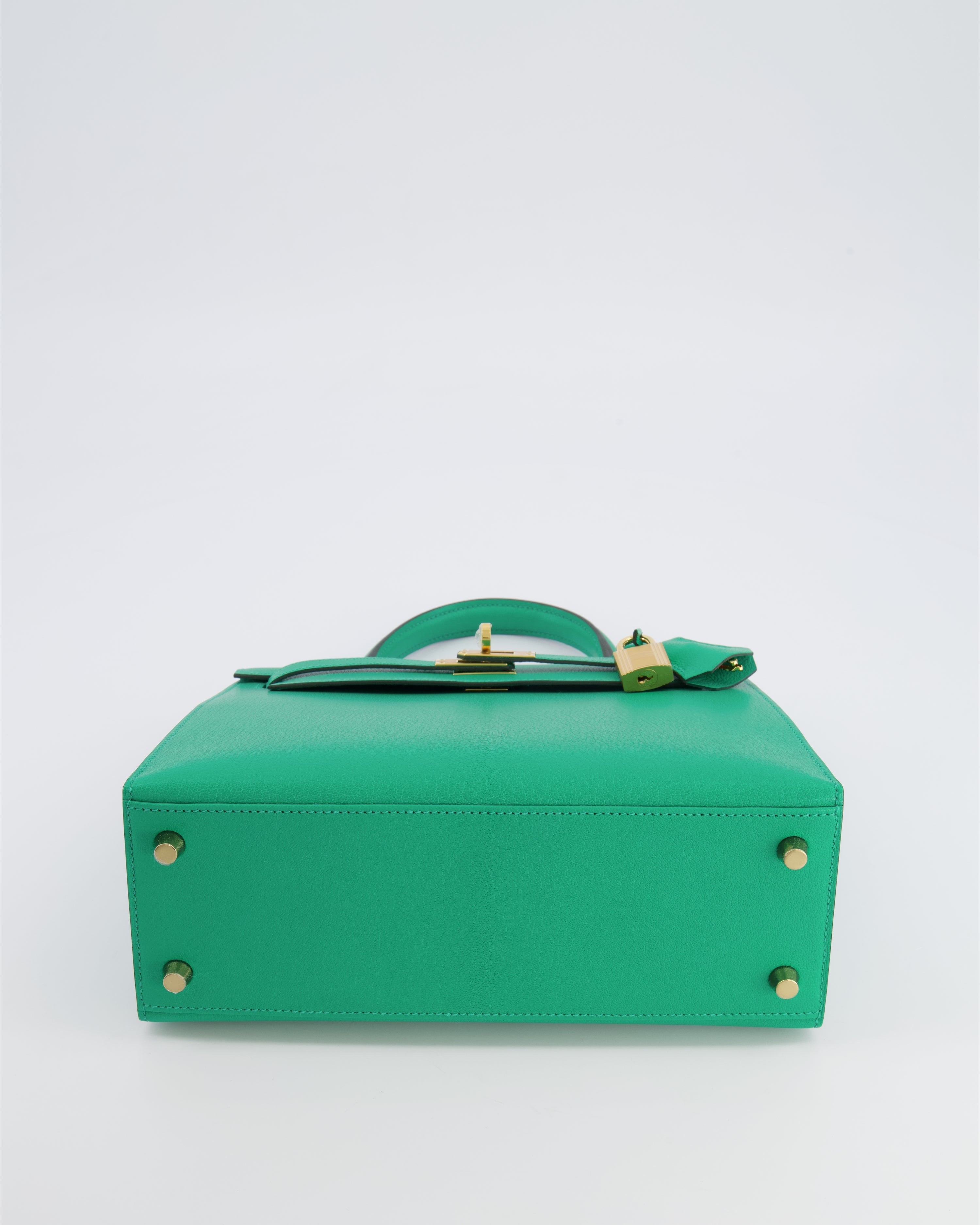 Hermès Kelly 25 Sellier Bag in Menthe Chèvre Chamkila Leather with Gold Hardware