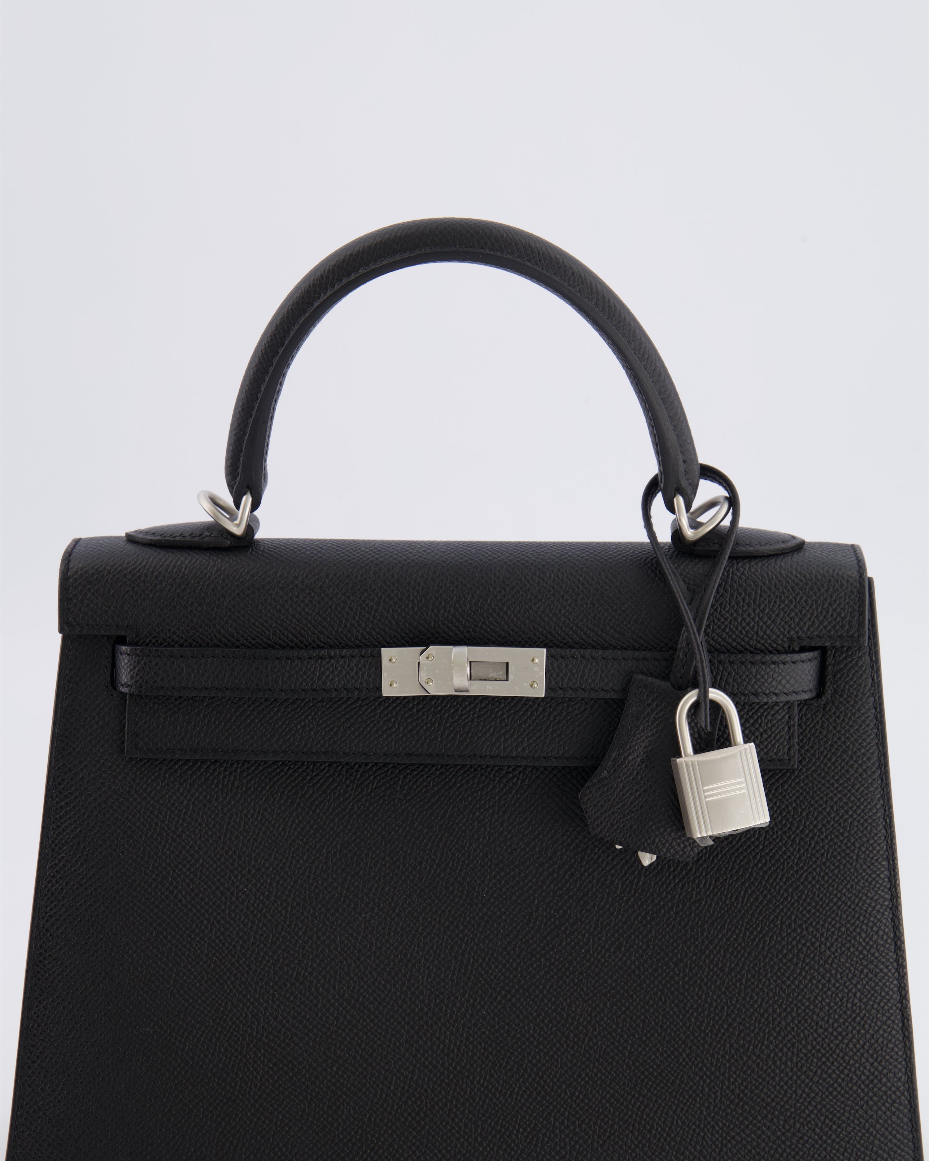 Hermès HSS Kelly 25 Sellier Bag in Noir Epsom Leather and Bleu Zellige Interior with Brushed Palladium Hardware