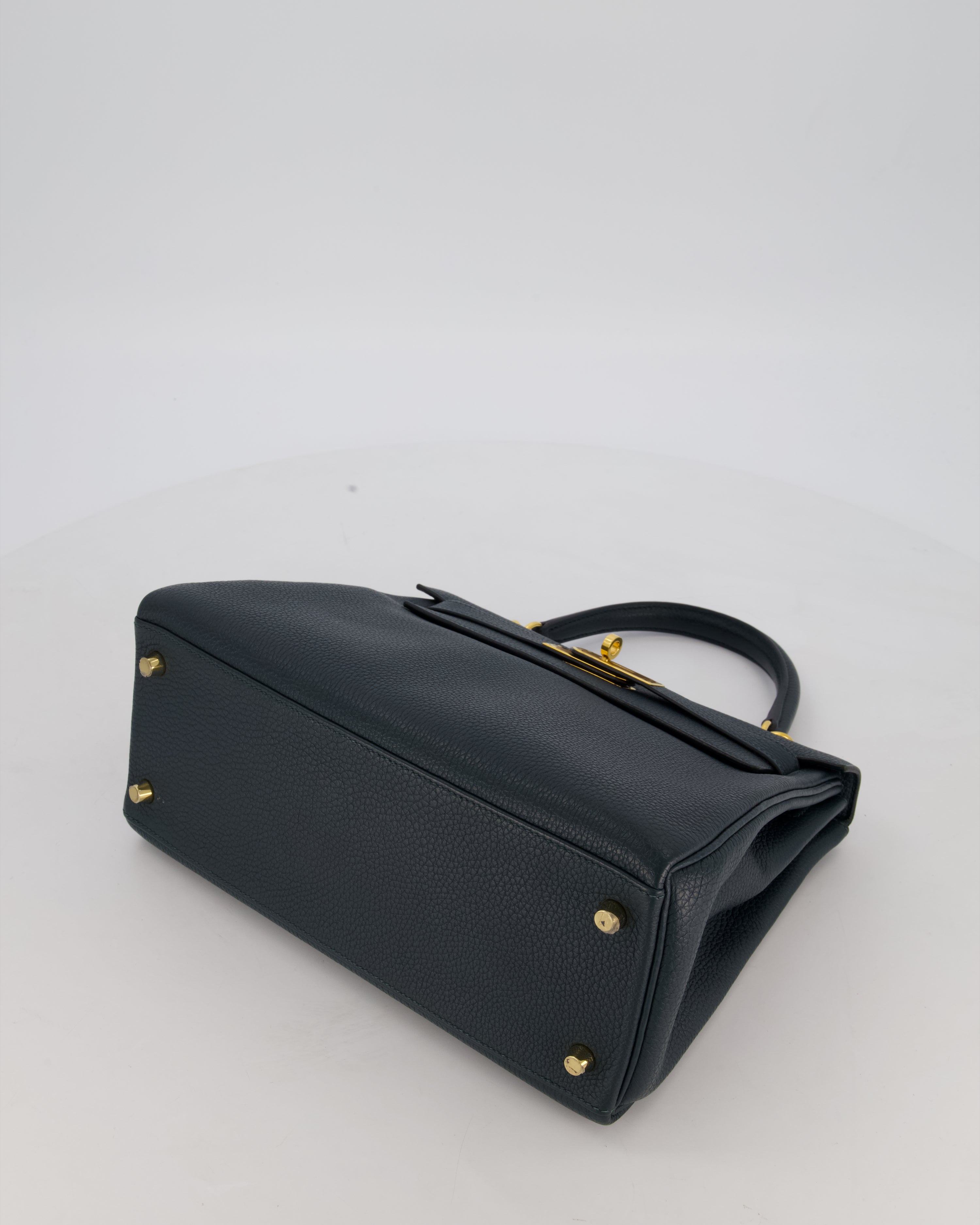 Hermès Kelly 28 Retourne Bag in Vert Cypress Togo Leather with Gold Hardware