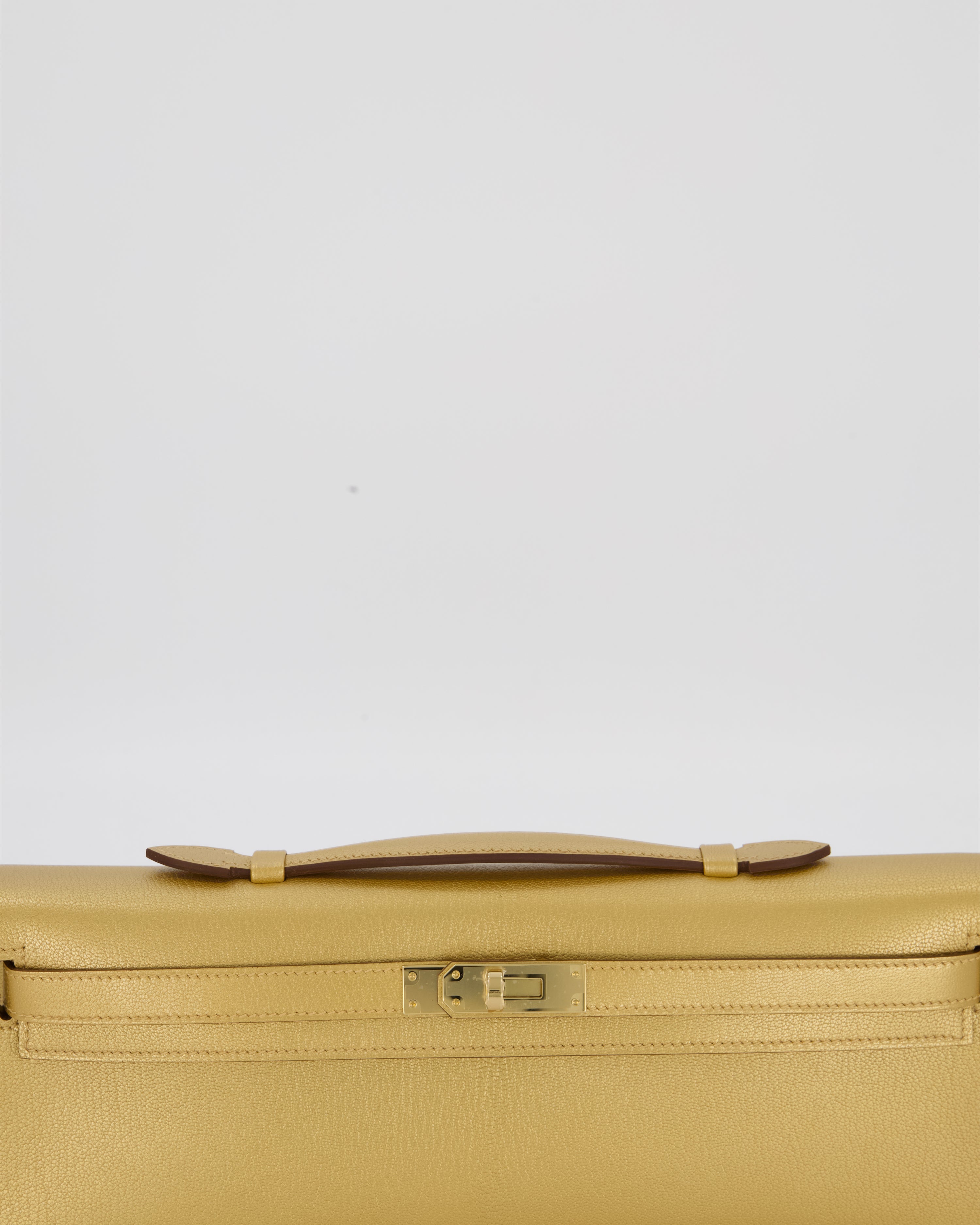 *SUPER RARE* Hermès Kelly Cut Bag in Doré Chévre Chamkila Leather with Permabrass Hardware