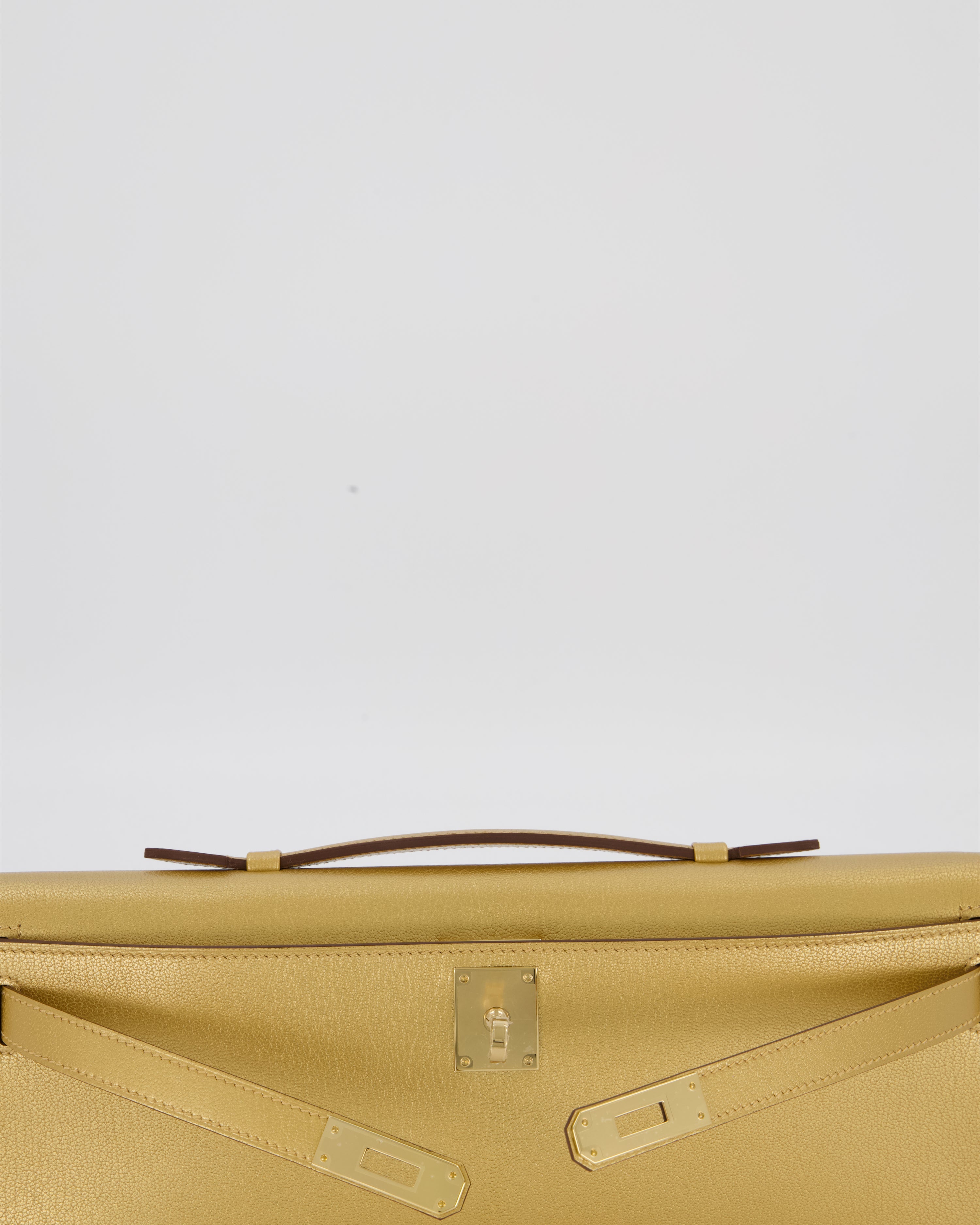 *SUPER RARE* Hermès Kelly Cut Bag in Doré Chévre Chamkila Leather with Permabrass Hardware