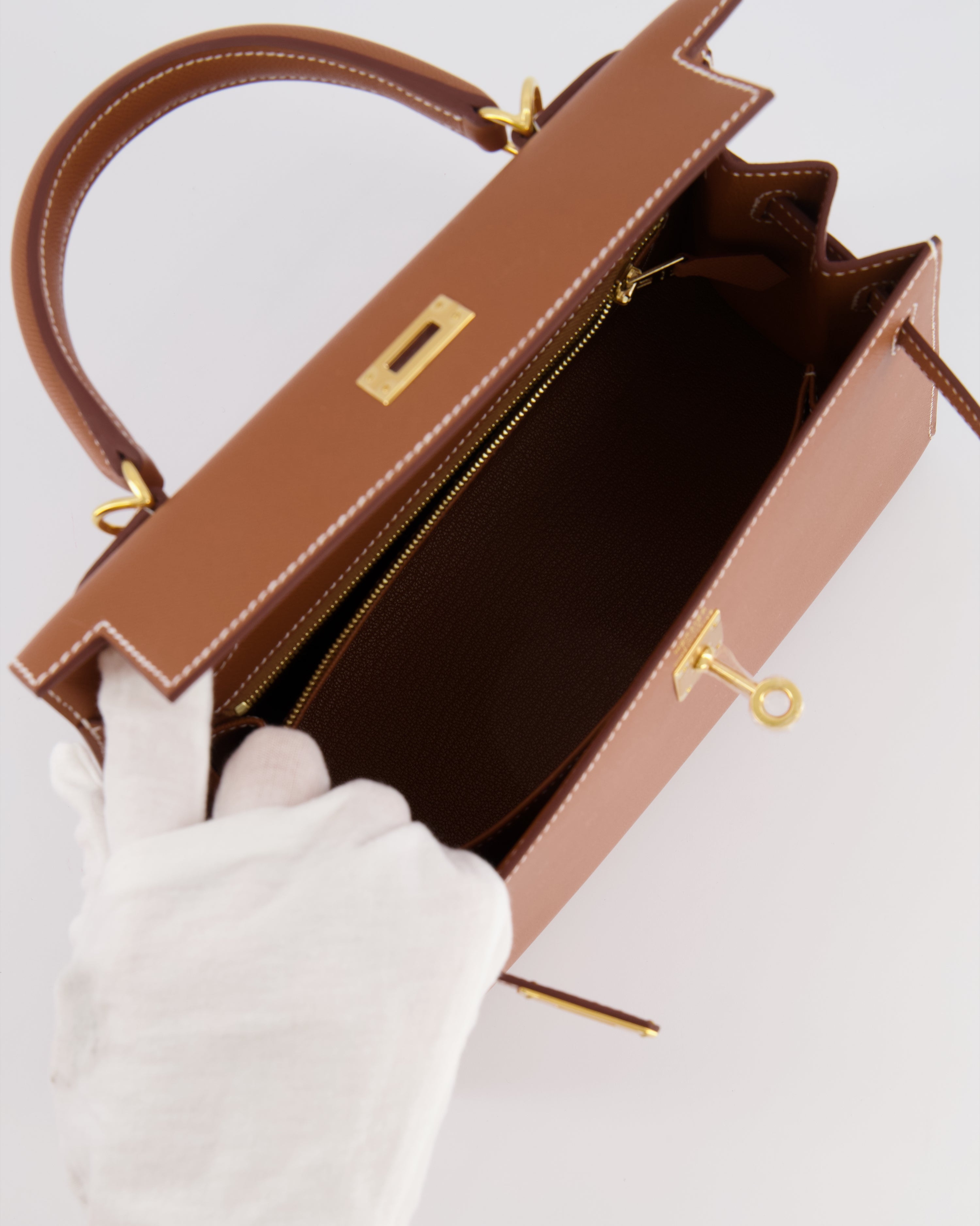 Hermès Kelly 25 II Sellier Bag in Gold Madame Leather with Gold Hardware
