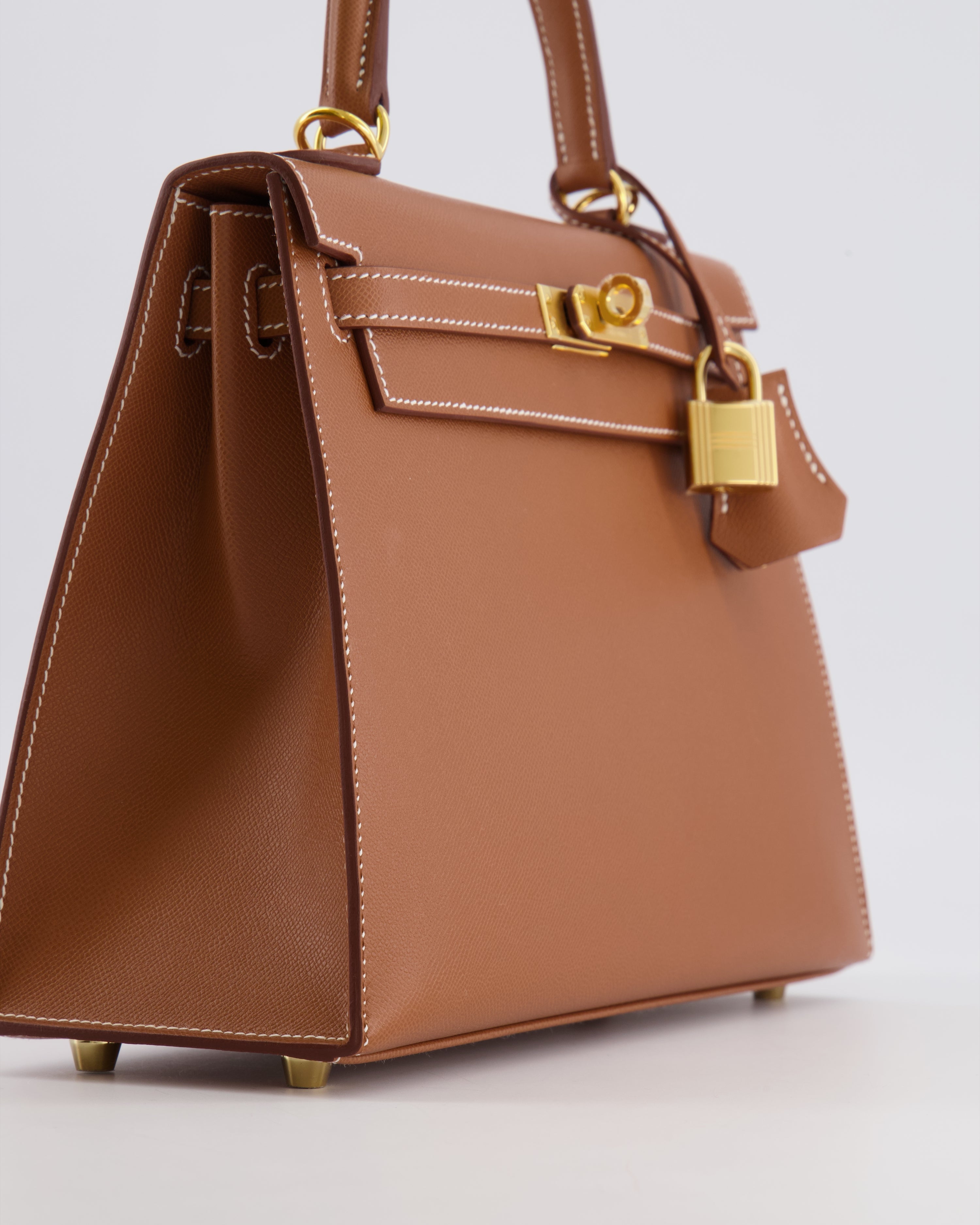 Hermès Kelly 25 II Sellier Bag in Gold Madame Leather with Gold Hardware