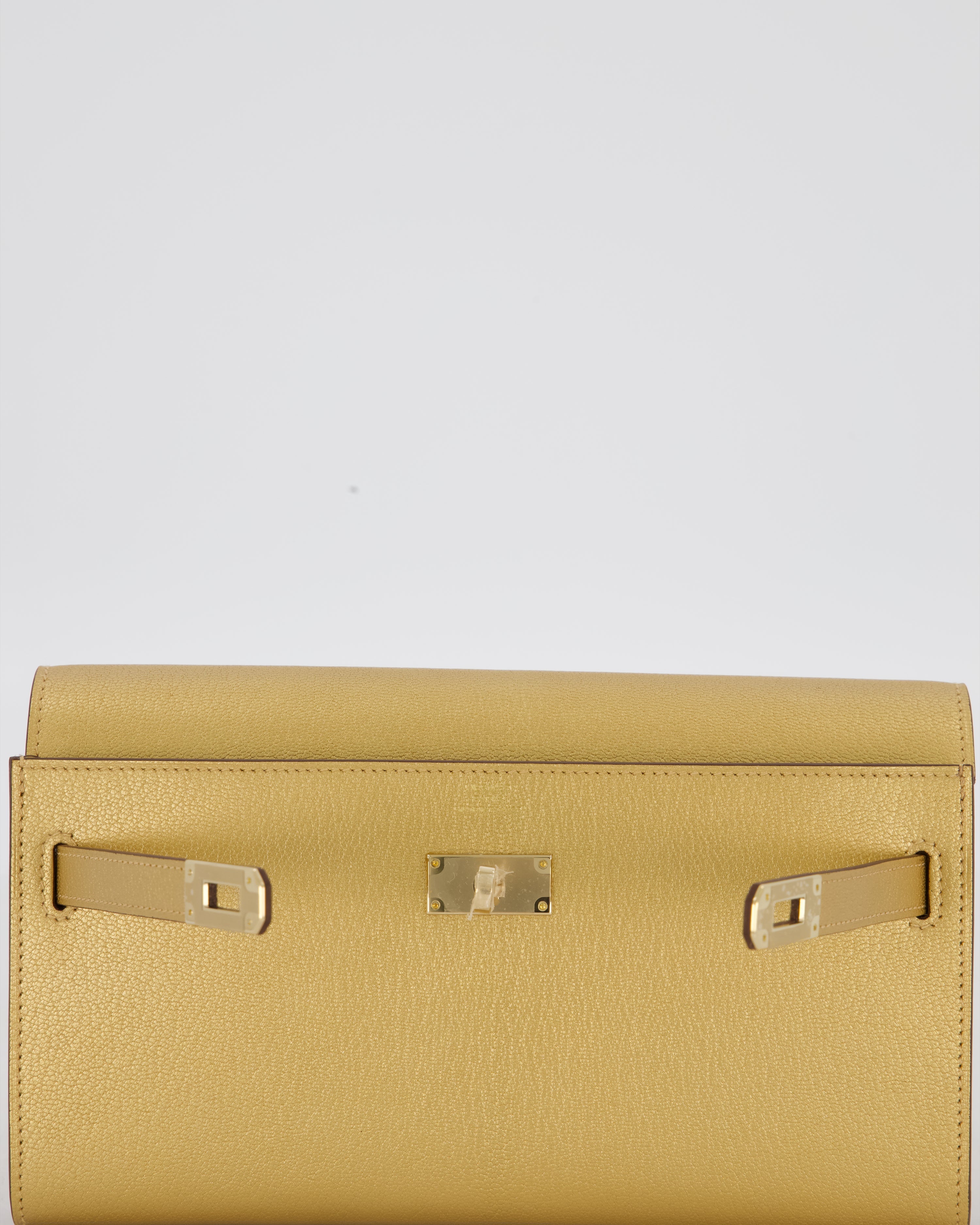 Hermès Kelly To Go Bag in Doré Chevre Chamkila Leather with Gold Hardware