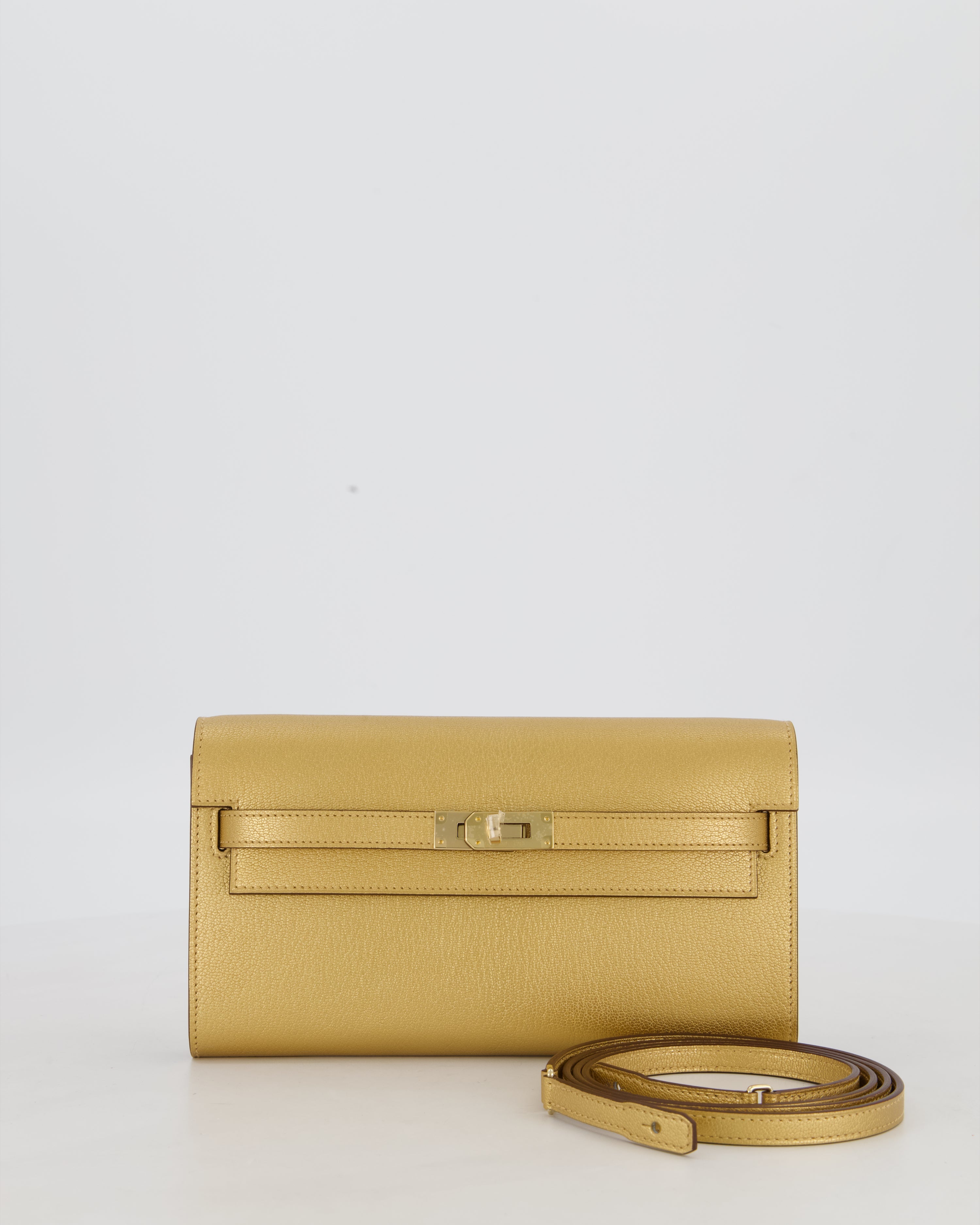 Hermès Kelly To Go Bag in Doré Chevre Chamkila Leather with Gold Hardware