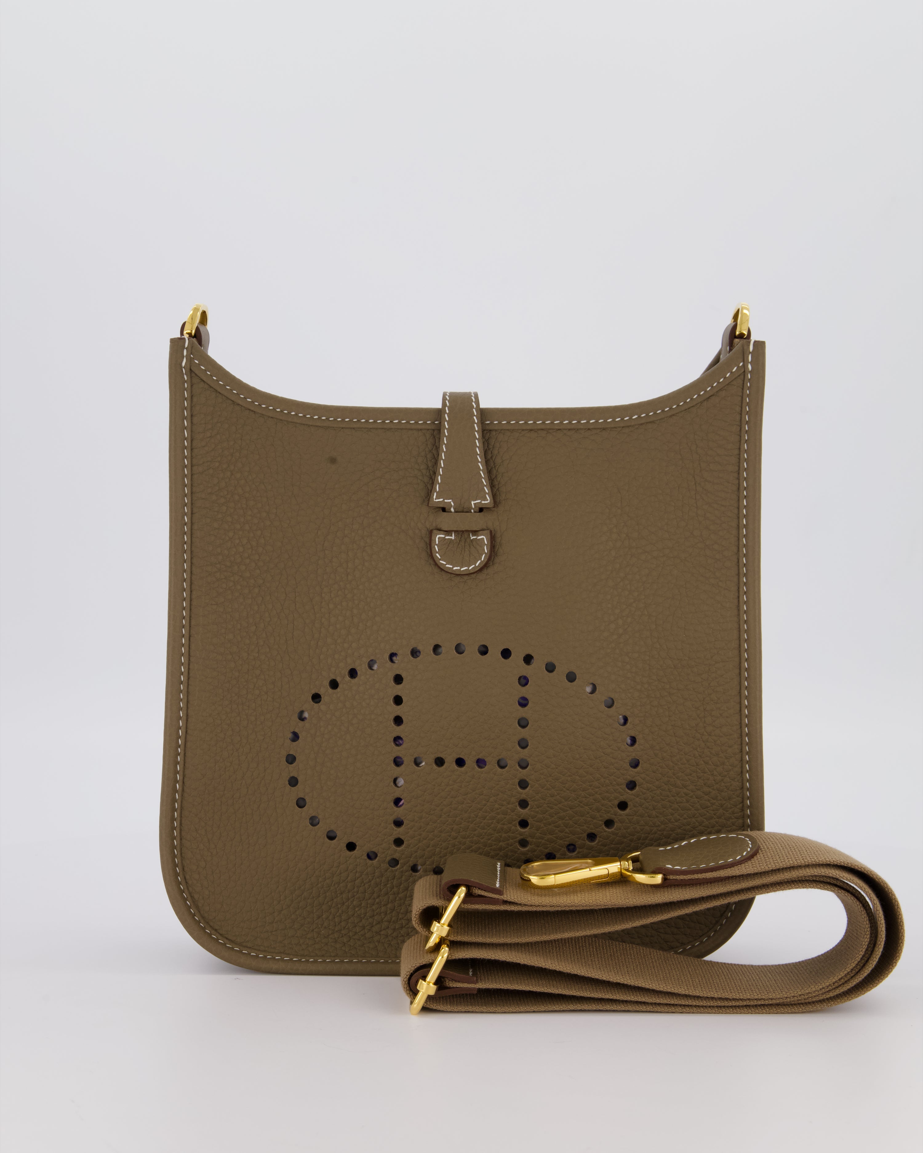 *HOT & RARE* Hermès Evelyne III 23 Bag in Etoupe Taurillon Clemence Leather with Gold Hardware