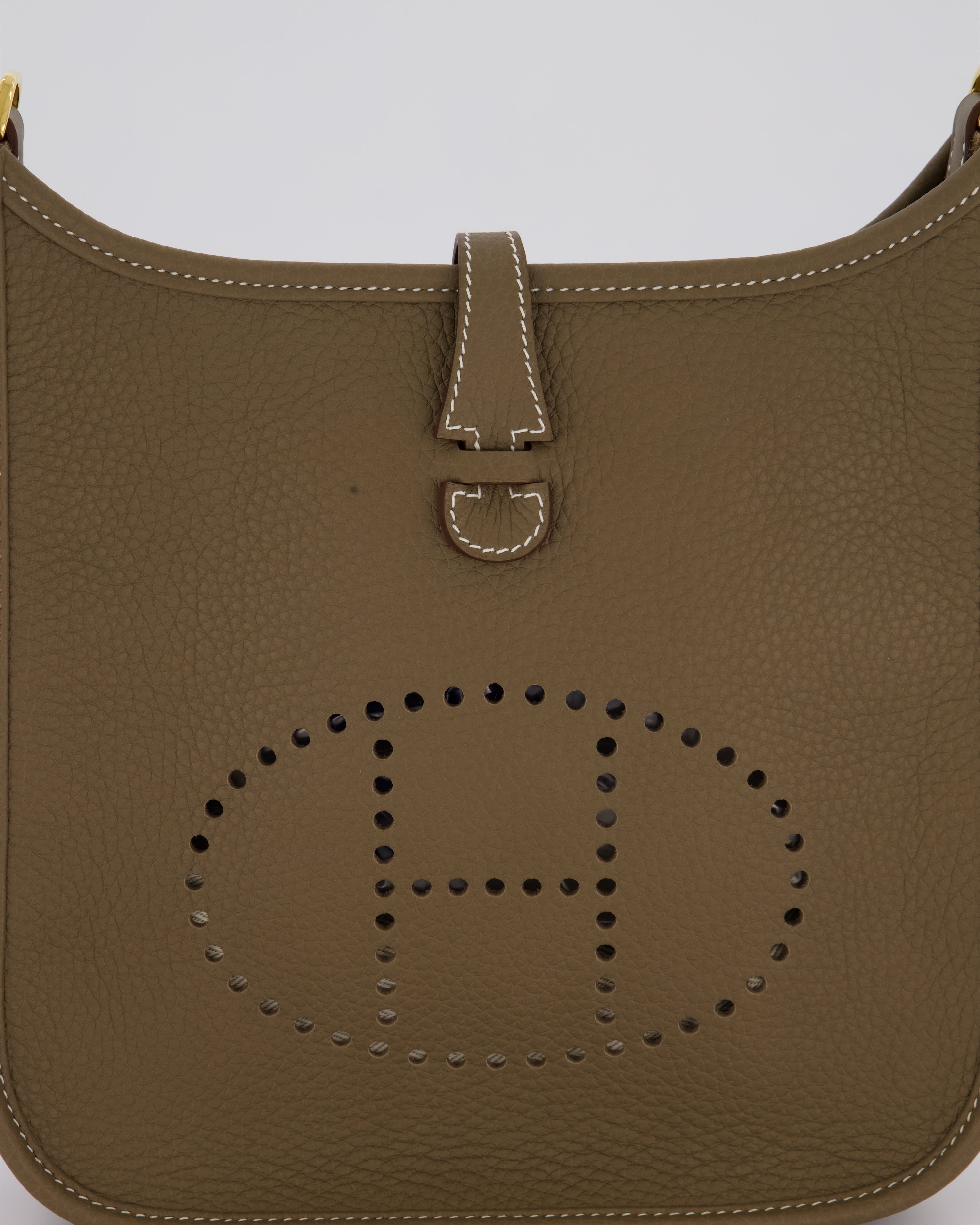 *HOT & RARE* Hermès Evelyne III 23 Bag in Etoupe Taurillon Clemence Leather with Gold Hardware