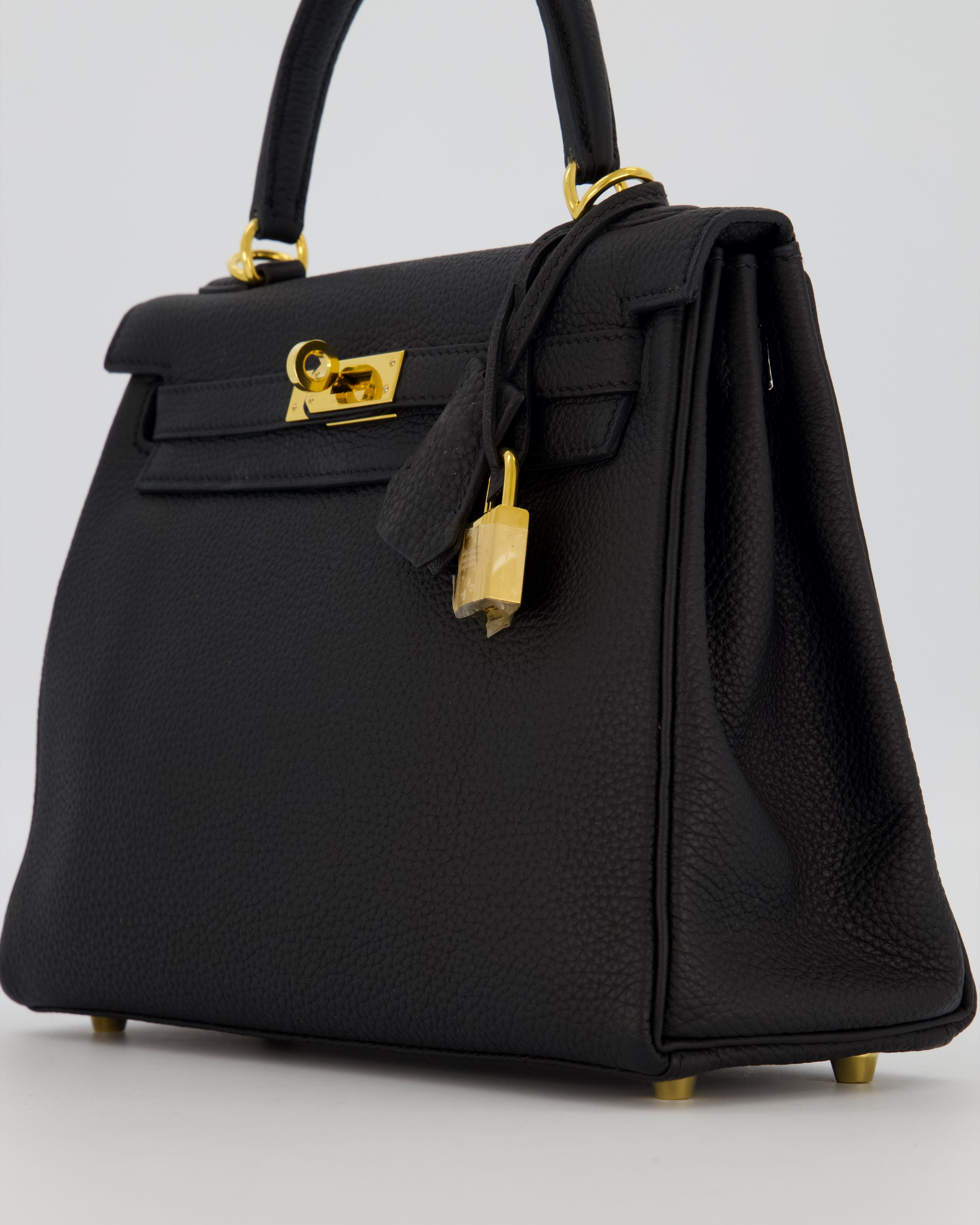 Hermès Kelly 25 Retourne Bag in Noir Togo Leather with Gold Hardware