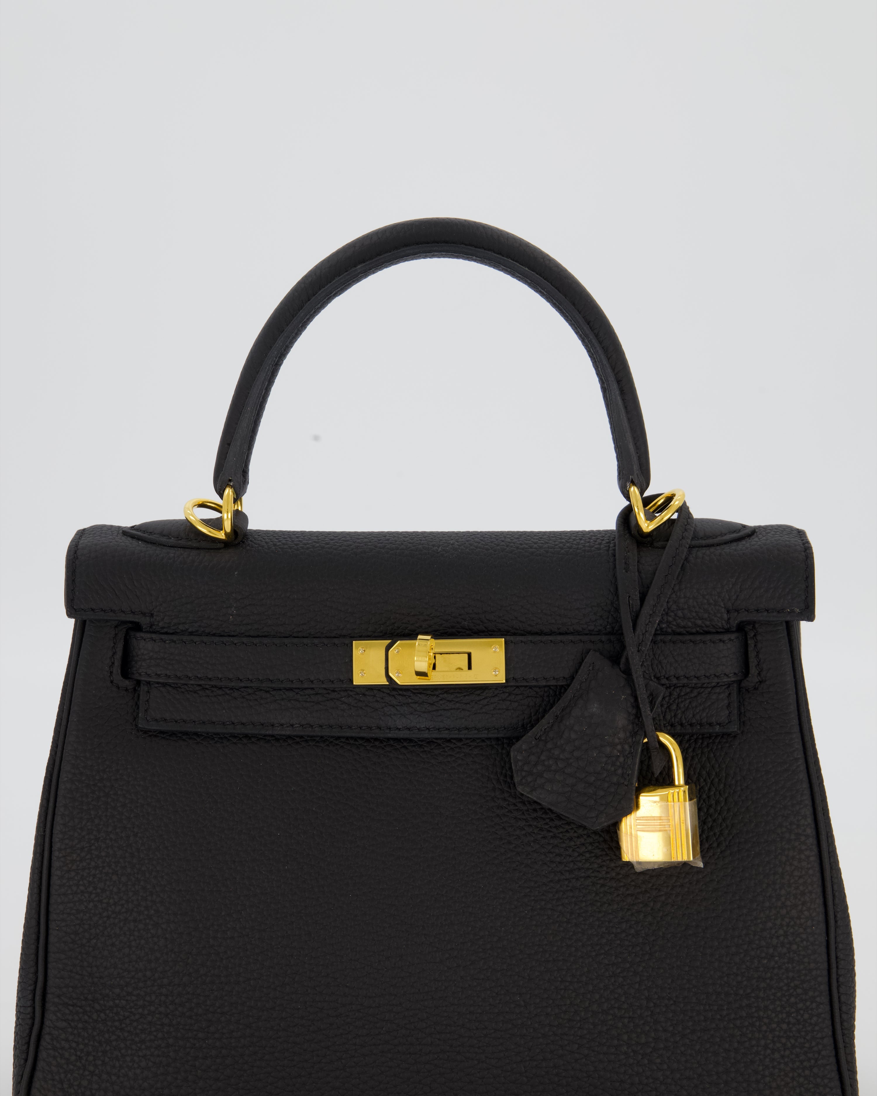 Hermès Kelly 25 Retourne Bag in Noir Togo Leather with Gold Hardware