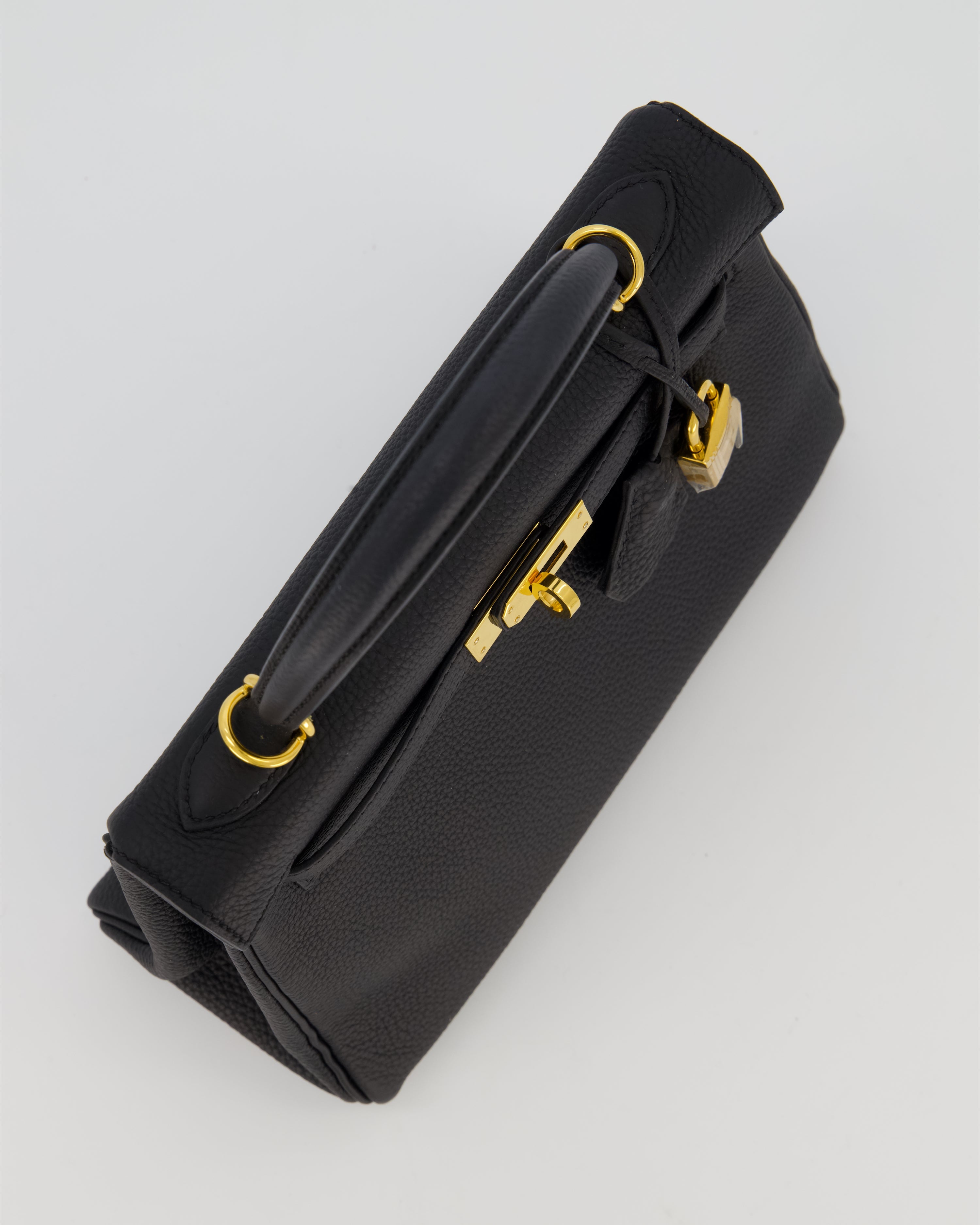 Hermès Kelly 25 Retourne Bag in Noir Togo Leather with Gold Hardware