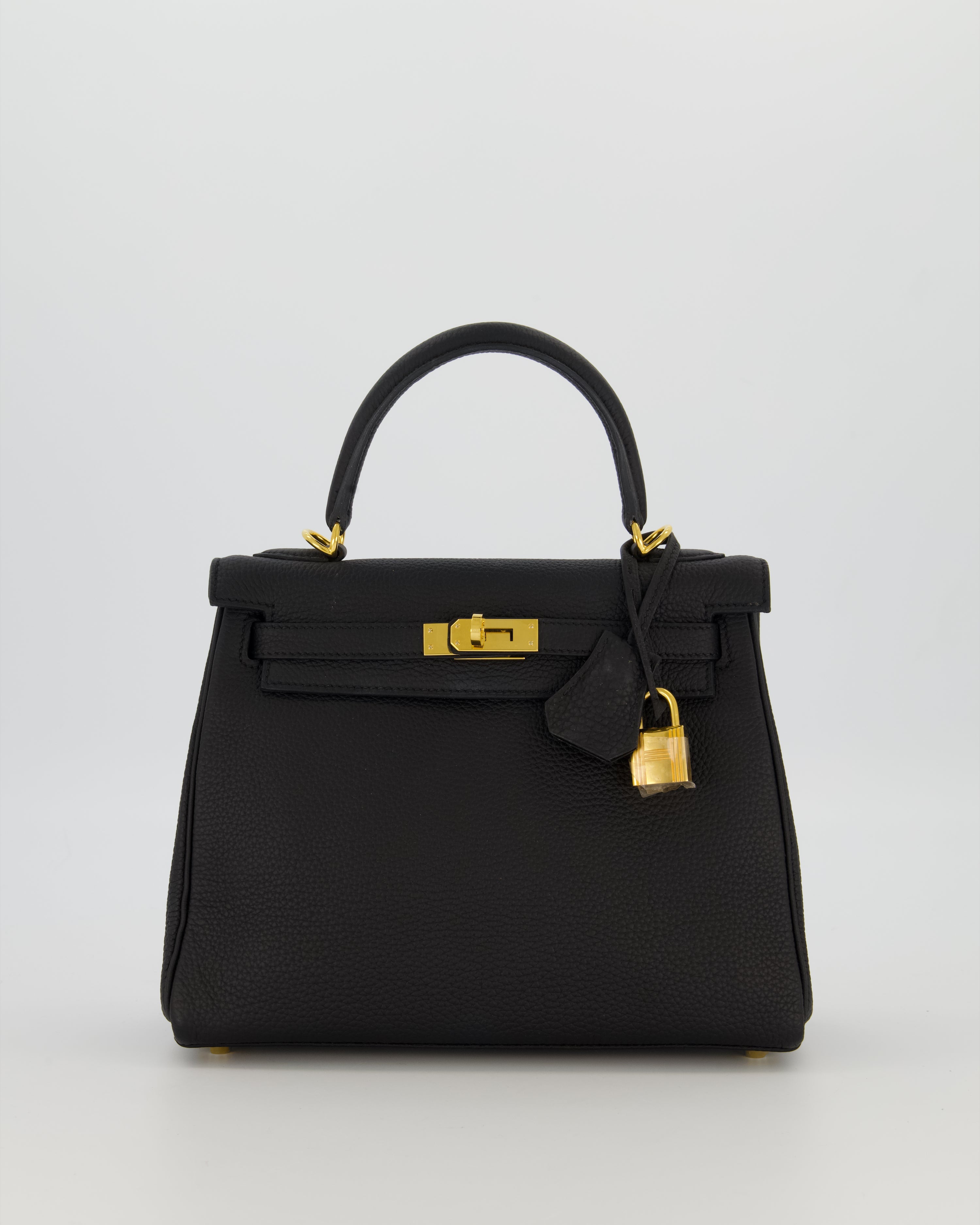 Hermès Kelly 25 Retourne Bag in Noir Togo Leather with Gold Hardware