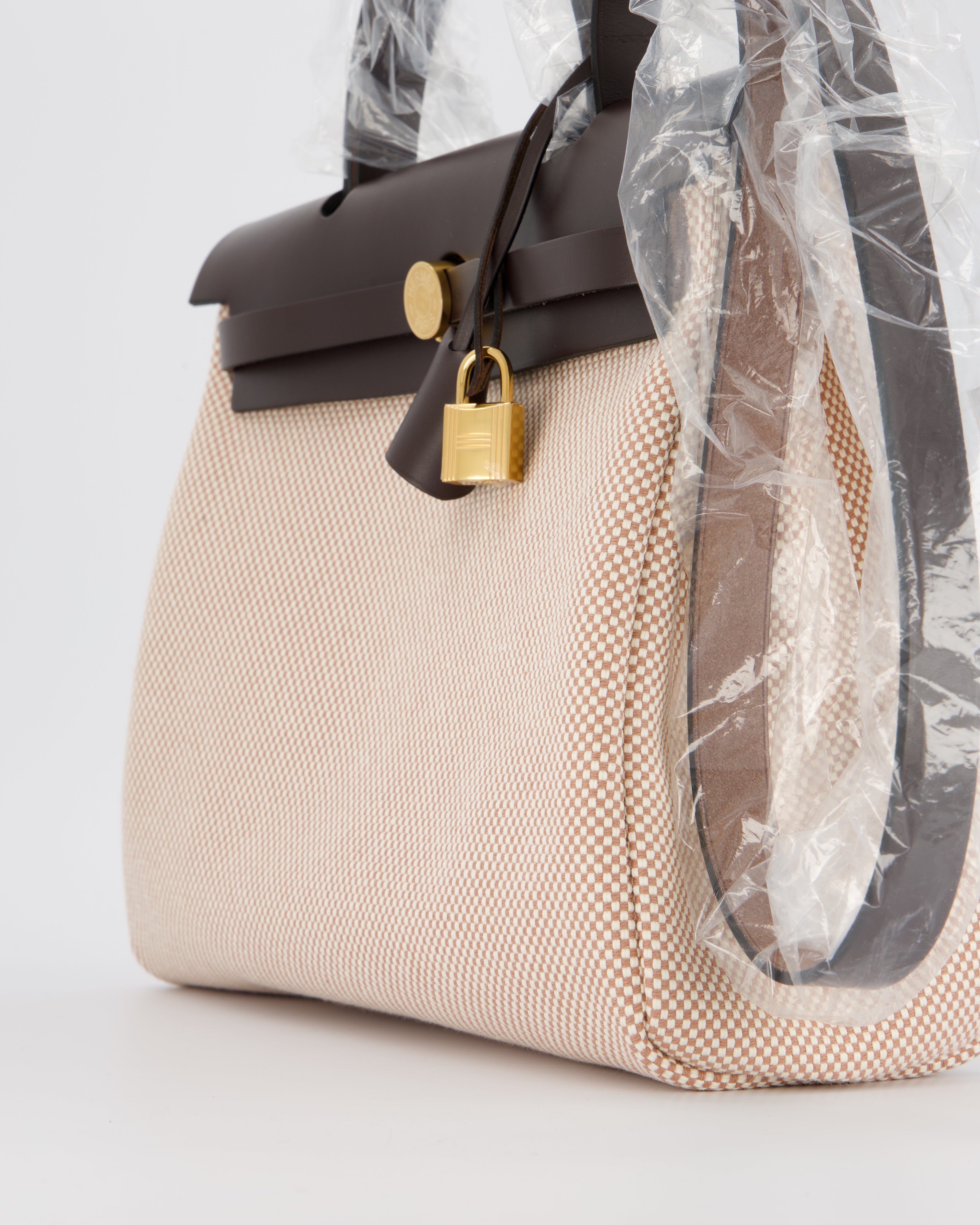 *HOT & RARE* Hermès Herbag 31 Zip Bag in Ecru/Beige Criss Viking Canvas, Ebene Vache Hunter Leather with Gold Hardware