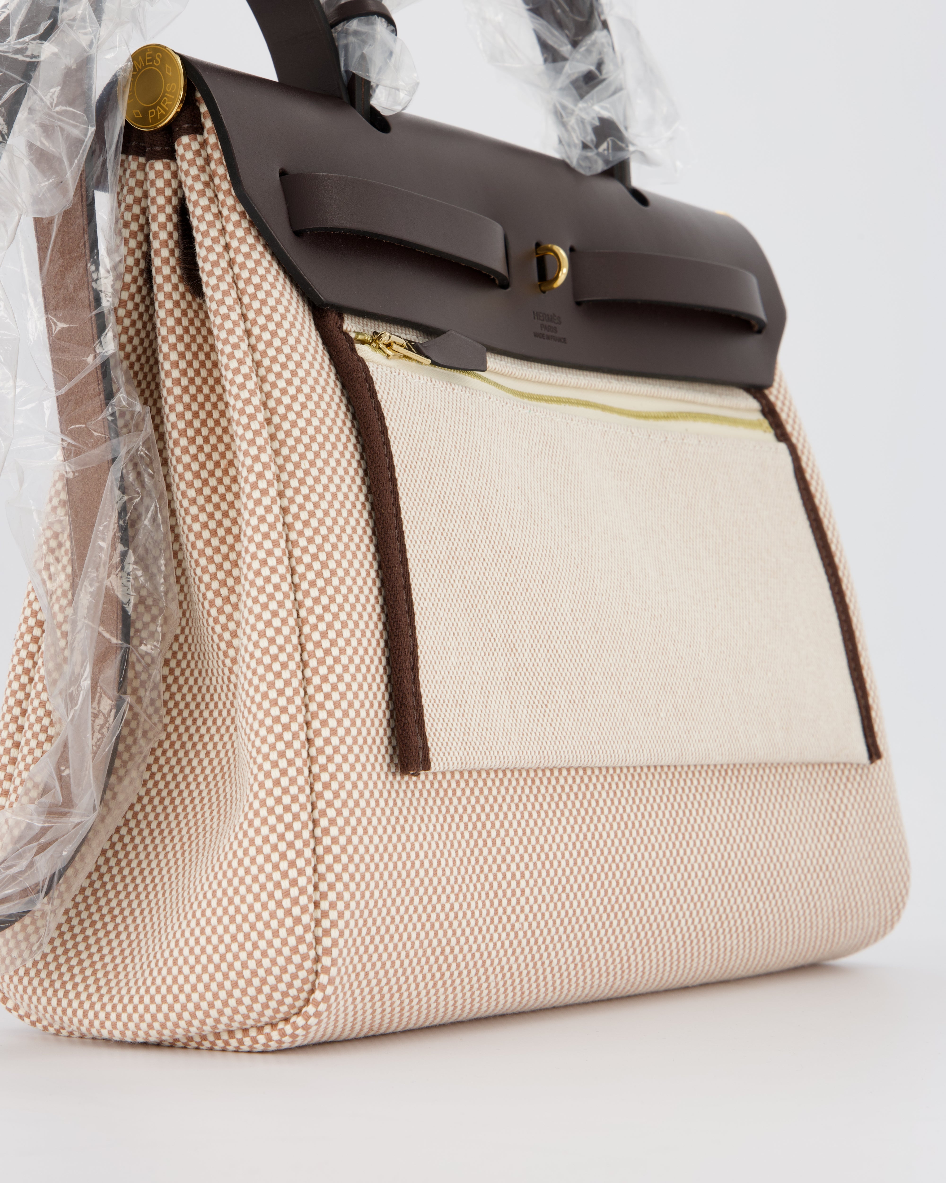 *HOT & RARE* Hermès Herbag 31 Zip Bag in Ecru/Beige Criss Viking Canvas, Ebene Vache Hunter Leather with Gold Hardware