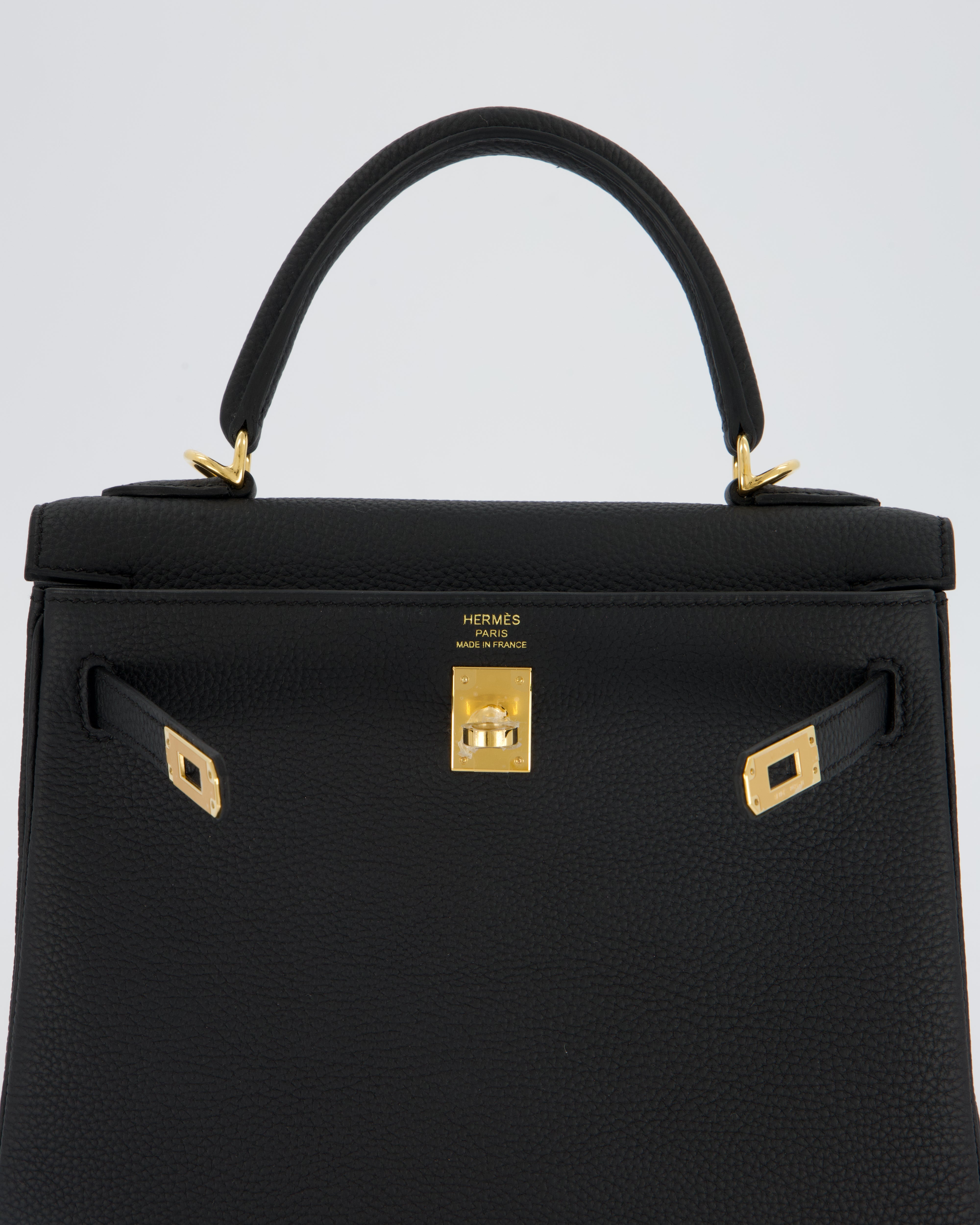 Hermès Kelly 25 Retourne Bag in Noir Togo Leather with Gold Hardware
