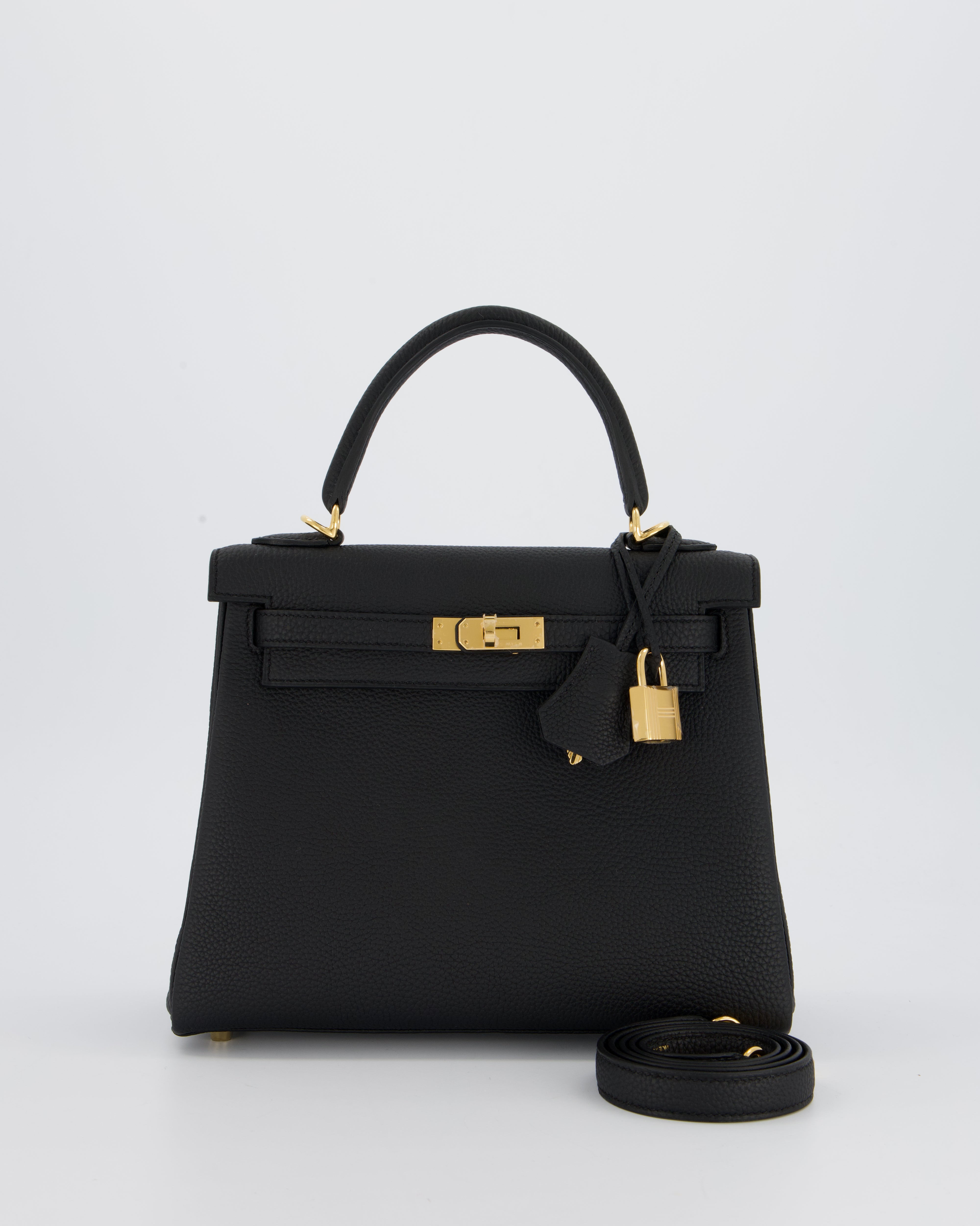 Hermès Kelly 25 Retourne Bag in Noir Togo Leather with Gold Hardware